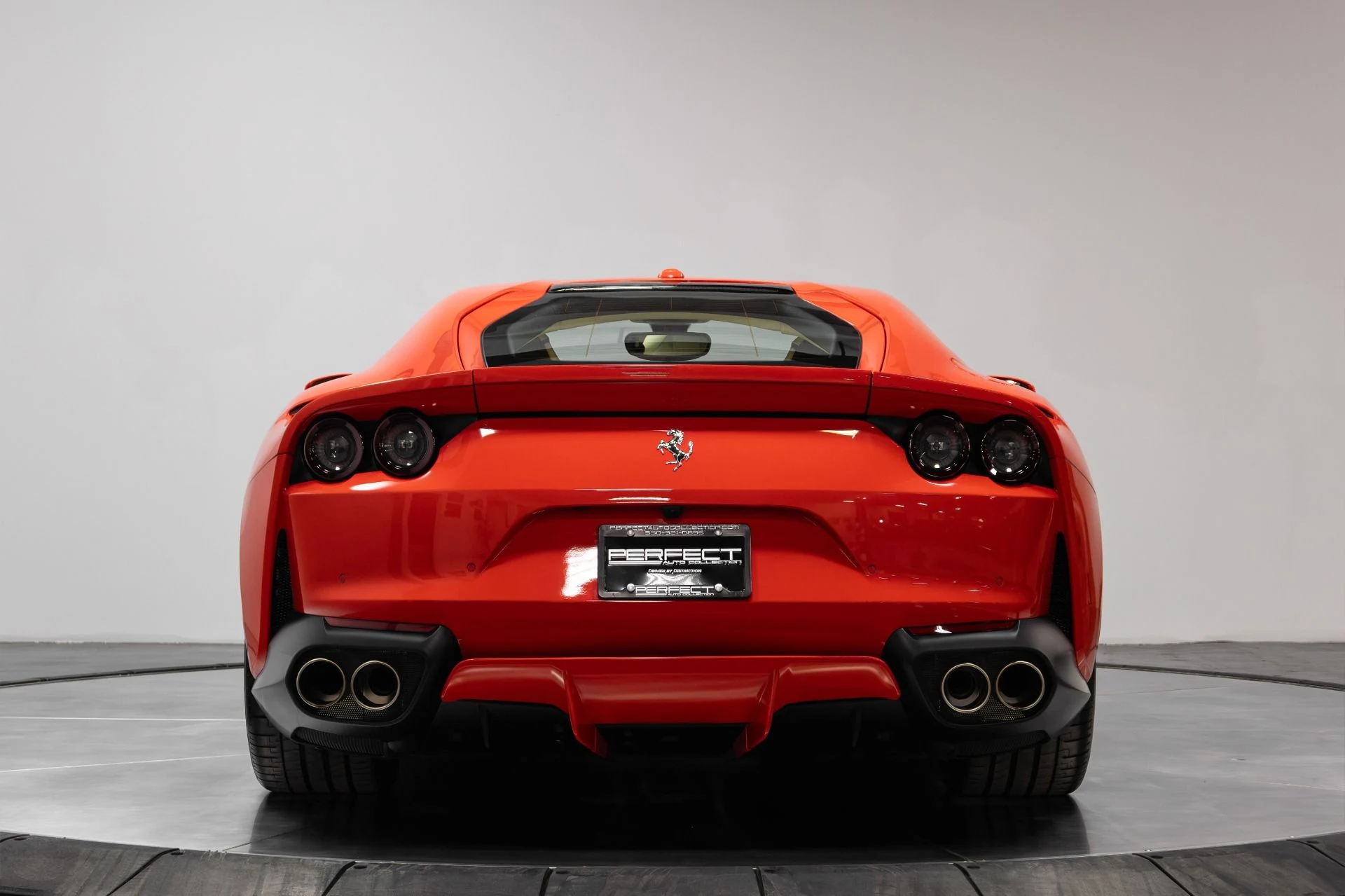 mph047_1212643970_Used_2018_Ferrari_812_Superfast_1763480061_4aa2211c85