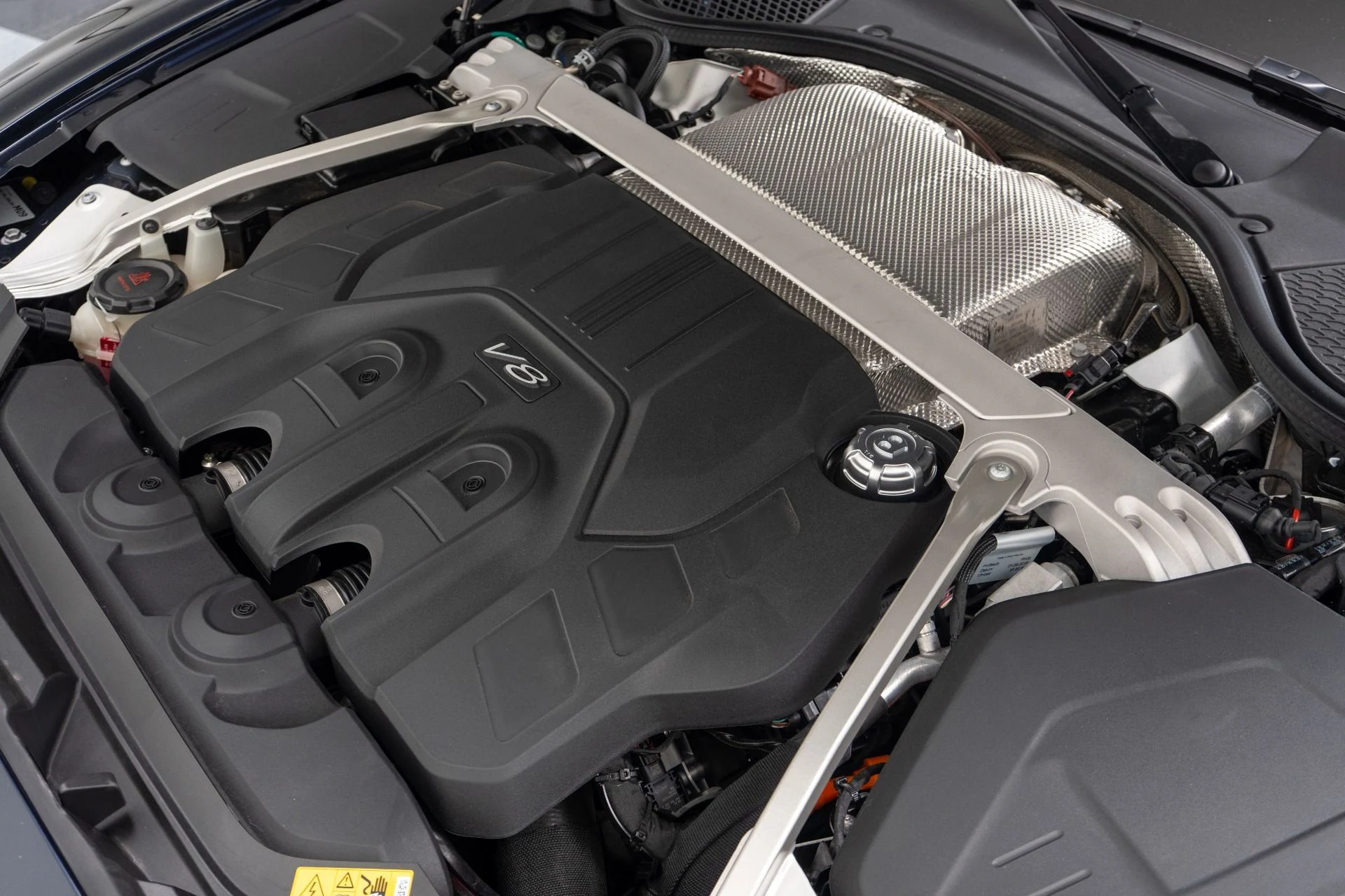mph047_1232559061_Used_2026_Bentley_Flying_Spur_Azure_Bang_and_Olufsen_Audio_Mulliner_Driving_Specification_1778702450_b21a7674c4