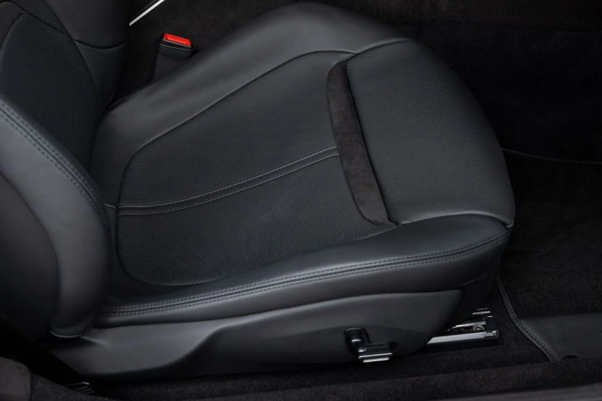 mph047_1236031146_Used_2024_Ferrari_Roma_Spider_c6c80ec7a5