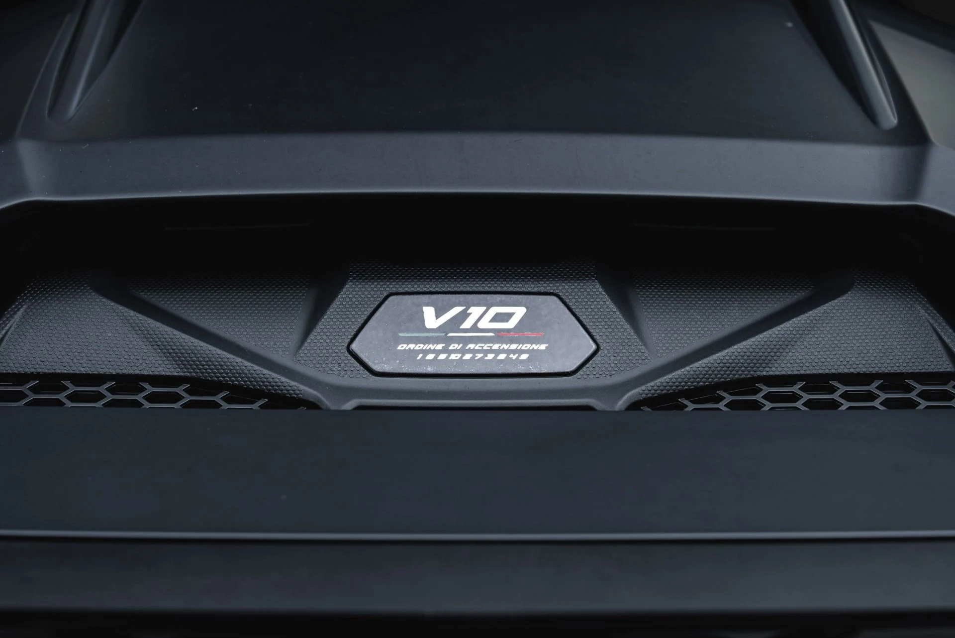 mph047_1244341188_Used_2024_Lamborghini_Huracan_Sterrato_1792021011_948d215733
