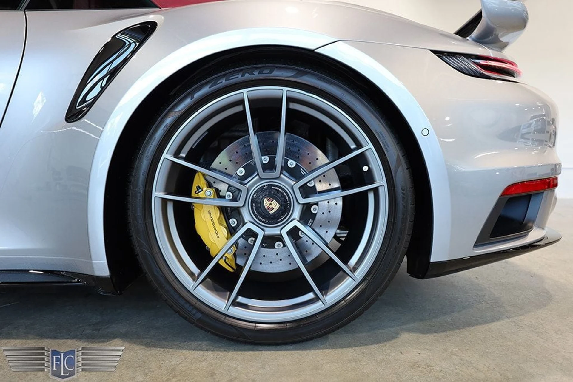 mph047_1264932481_used_2024_porsche_911_turboscabriolet_9689_22937048_48_1024_e5c3c0cc9f