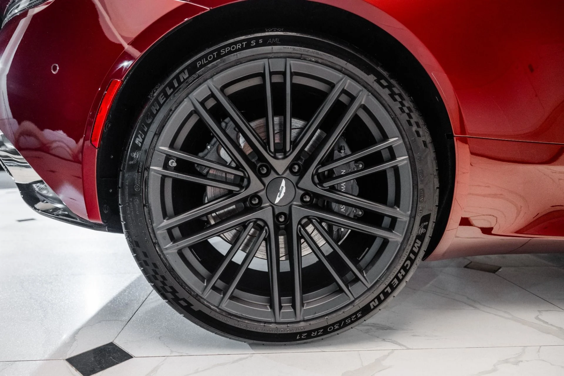 mph047_1276992546_Used_2025_Aston_Martin_DB_12_Coupe_1748960287_8966d52c85