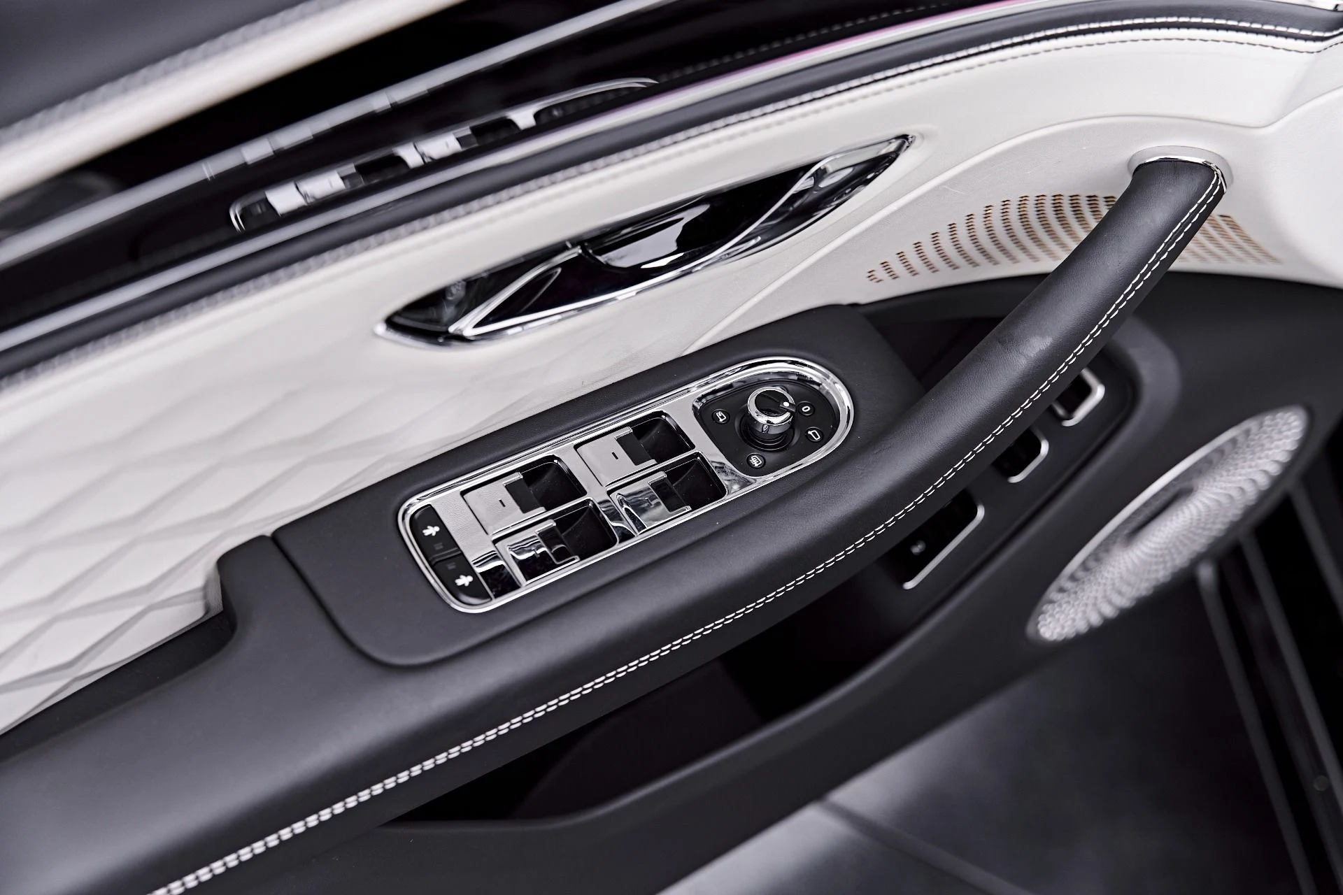 mph047_1277112648_Used_2025_Bentley_Flying_Spur_Speed_1786412240_f0419e2281