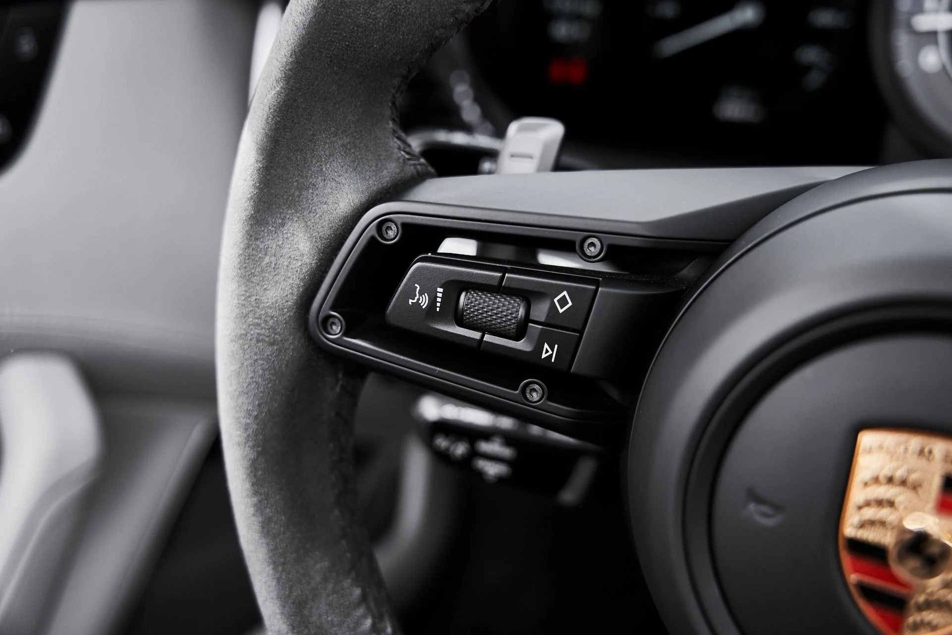 mph047_1280135124_Used_2024_Porsche_911_Turbo_S_1774923334_321a38f98f