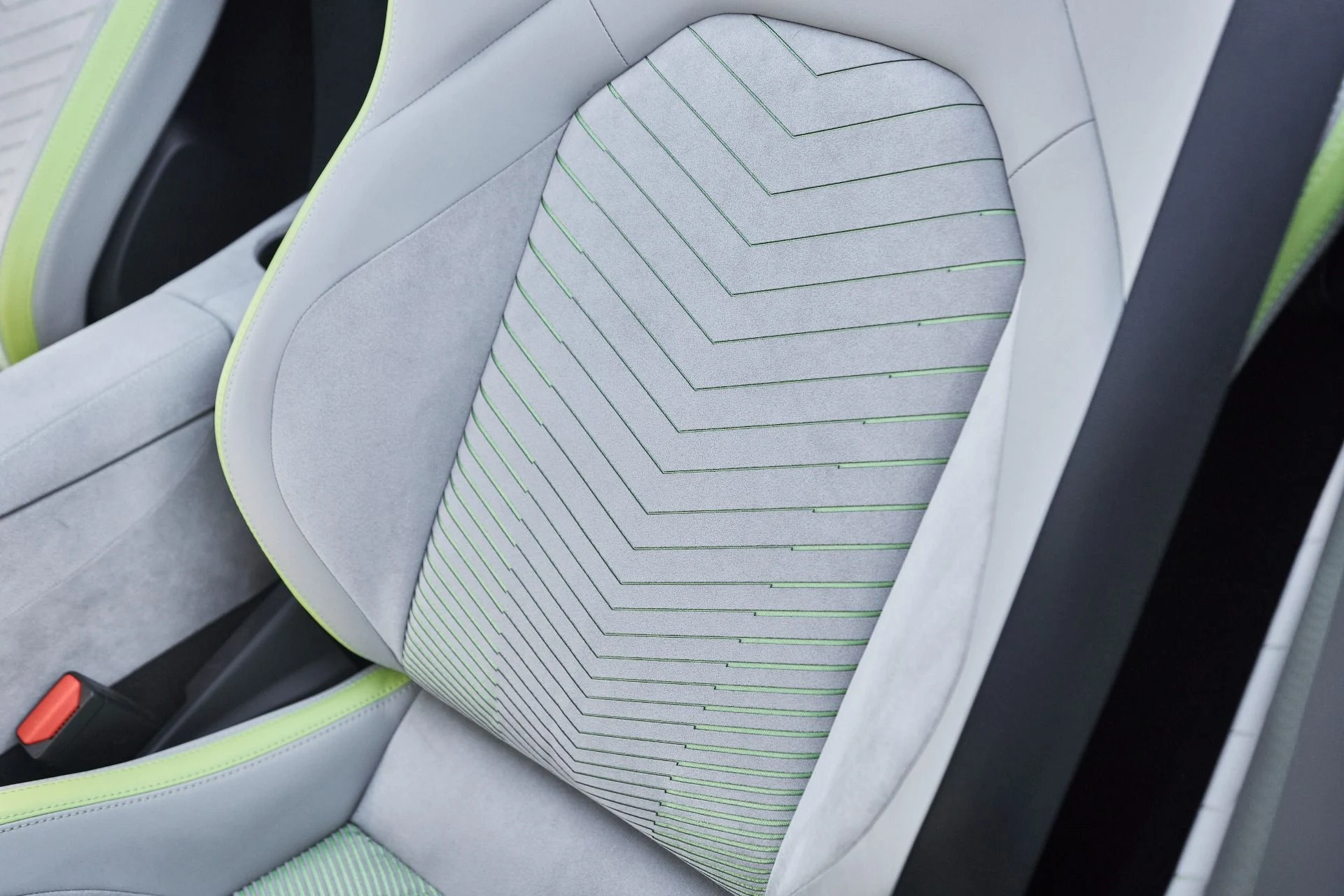 mph047_1301790921_Used_2023_Maserati_MC_20_Cielo_1761946936_c5b17dcb8a