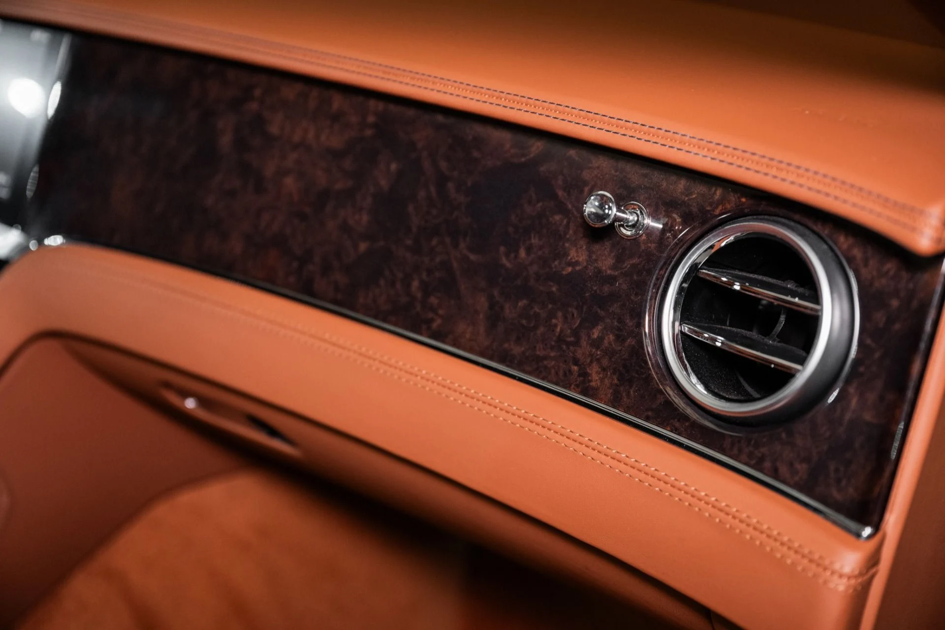 mph047_1316113089_Used_2022_Bentley_Continental_GTC_V8_1757170941_61a6e2d359
