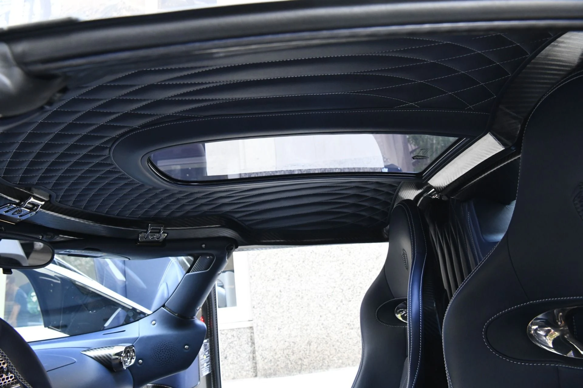 mph047_1317127065_10195_p49_l_5661159ccd