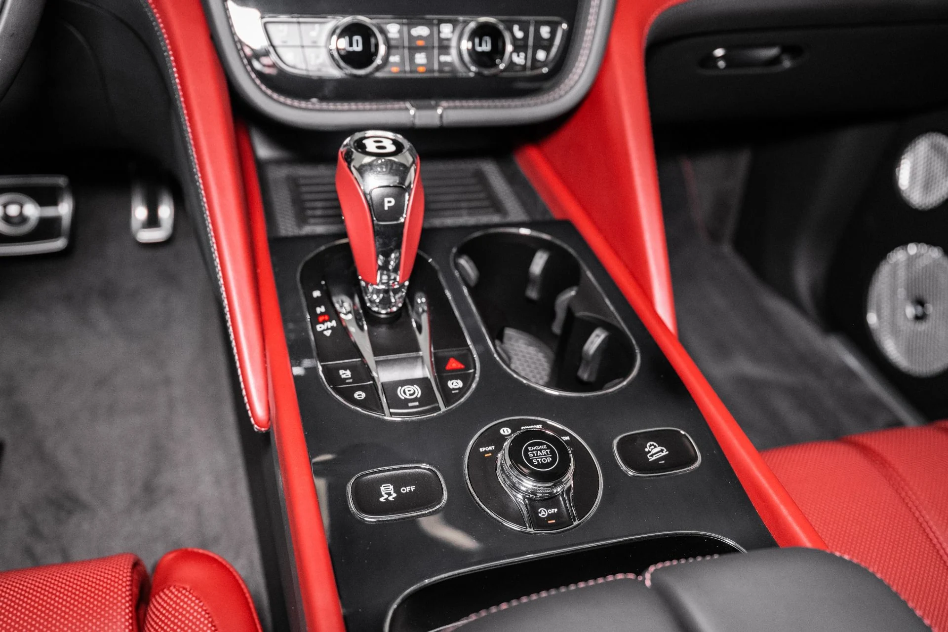 mph047_1325547545_New_2025_Bentley_BENTAYGA_EWB_AZURE_V8_Azure_V8_1749659689_4bddb834b9