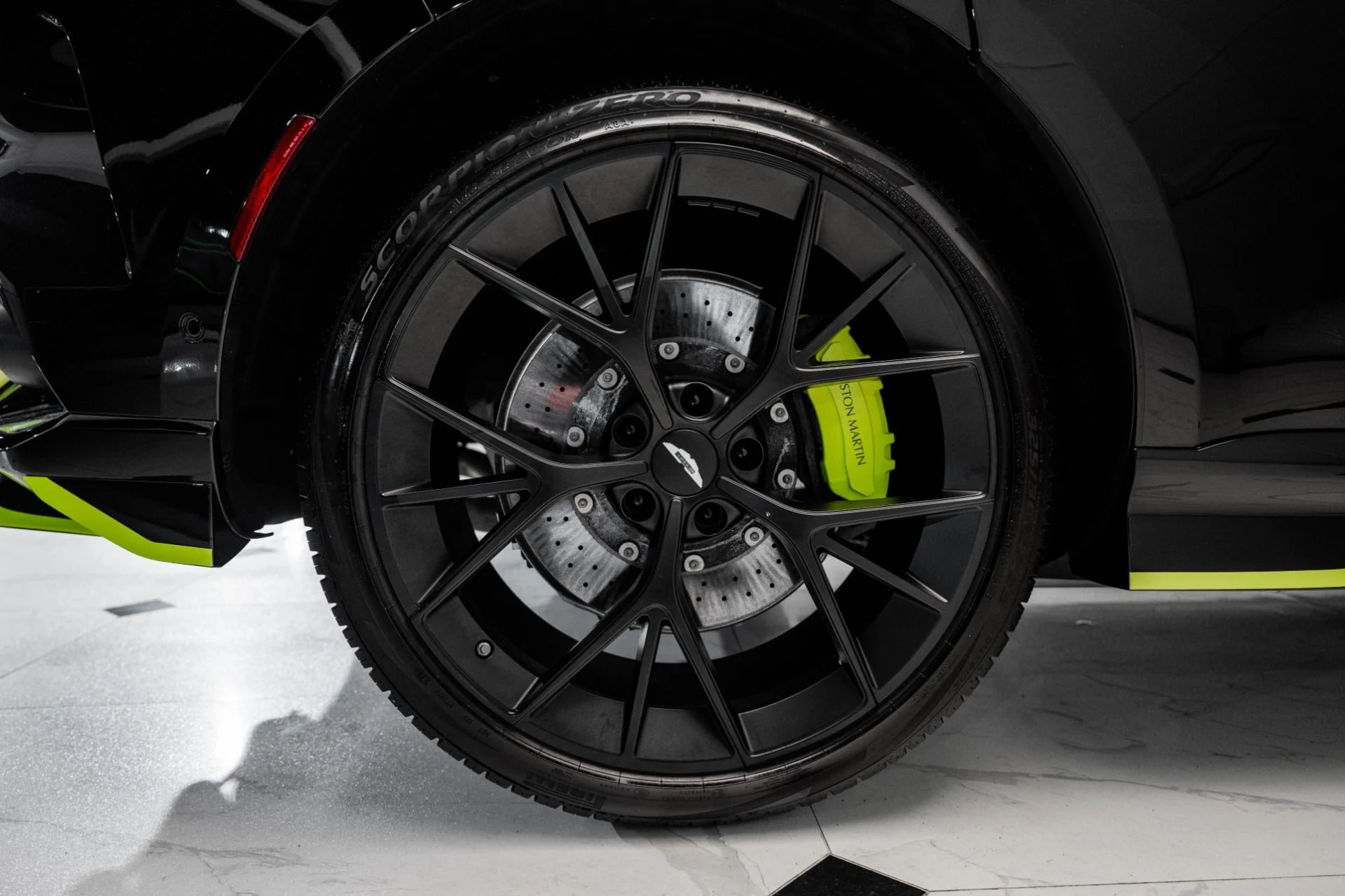 mph047_1369337494_Used_2024_Aston_Martin_DBX_707_1746070286_c4ce565d94