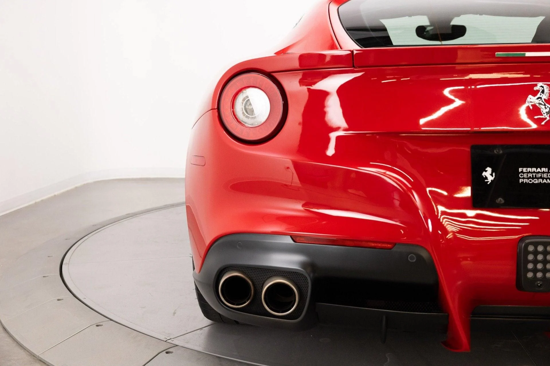 mph047_1375523097_Used_2017_Ferrari_F12berlinetta_1787147115_840e6aa9ab