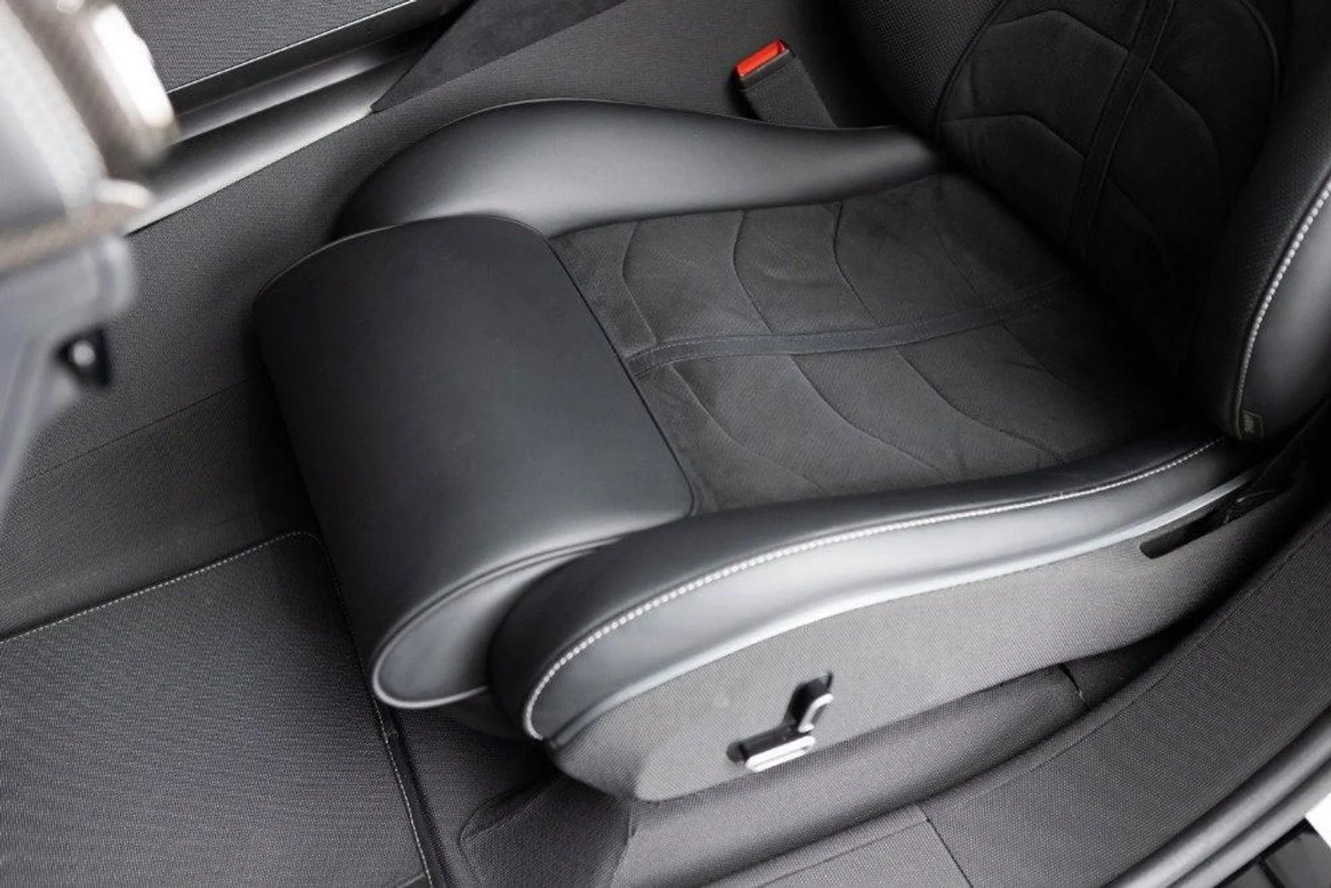 mph047_1379045600_Used_2025_Ferrari_Purosangue_1777382829_15b62cc2fb