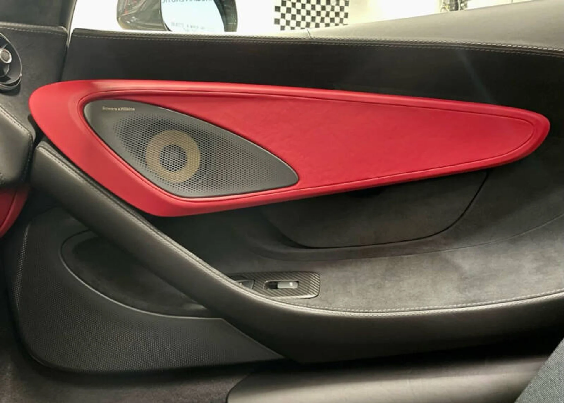 mph047_1383575024_2017_mclaren_570gt_base_2dr_coupe_8cd3bf359b