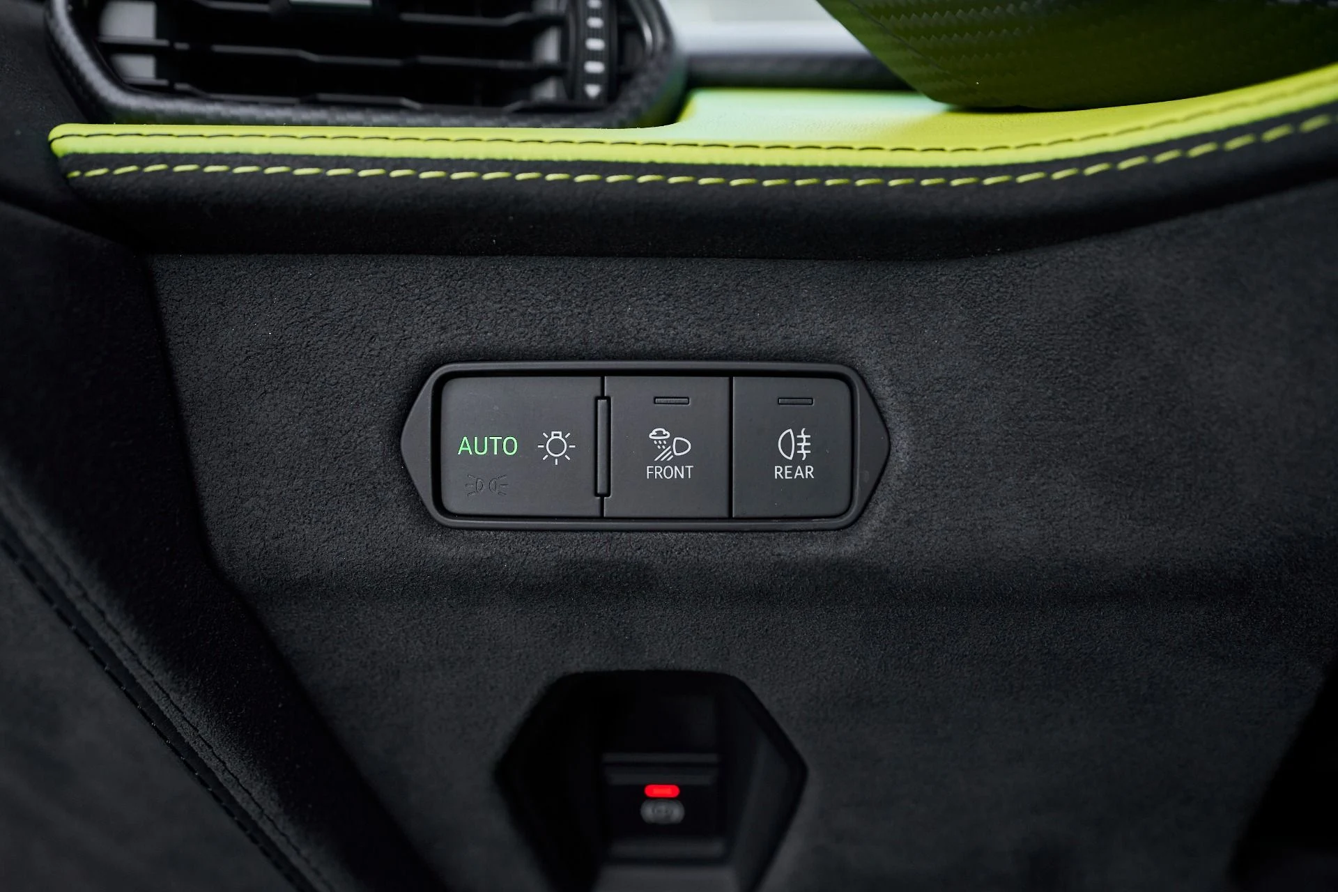 mph047_14075707_Used_2024_Lamborghini_Revuelto_1763604757_ffd093f3d2