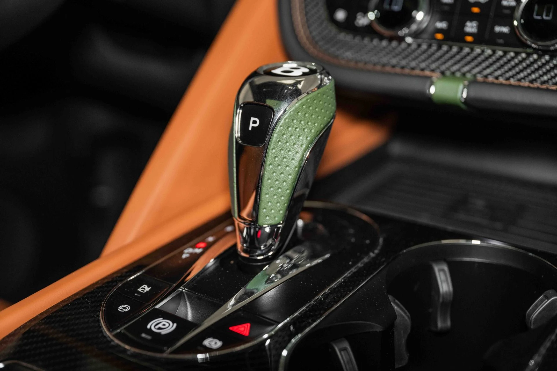 mph047_1413641228_Used_2024_Bentley_Bentayga_EWB_Azure_V8_1718899287_bace86834f