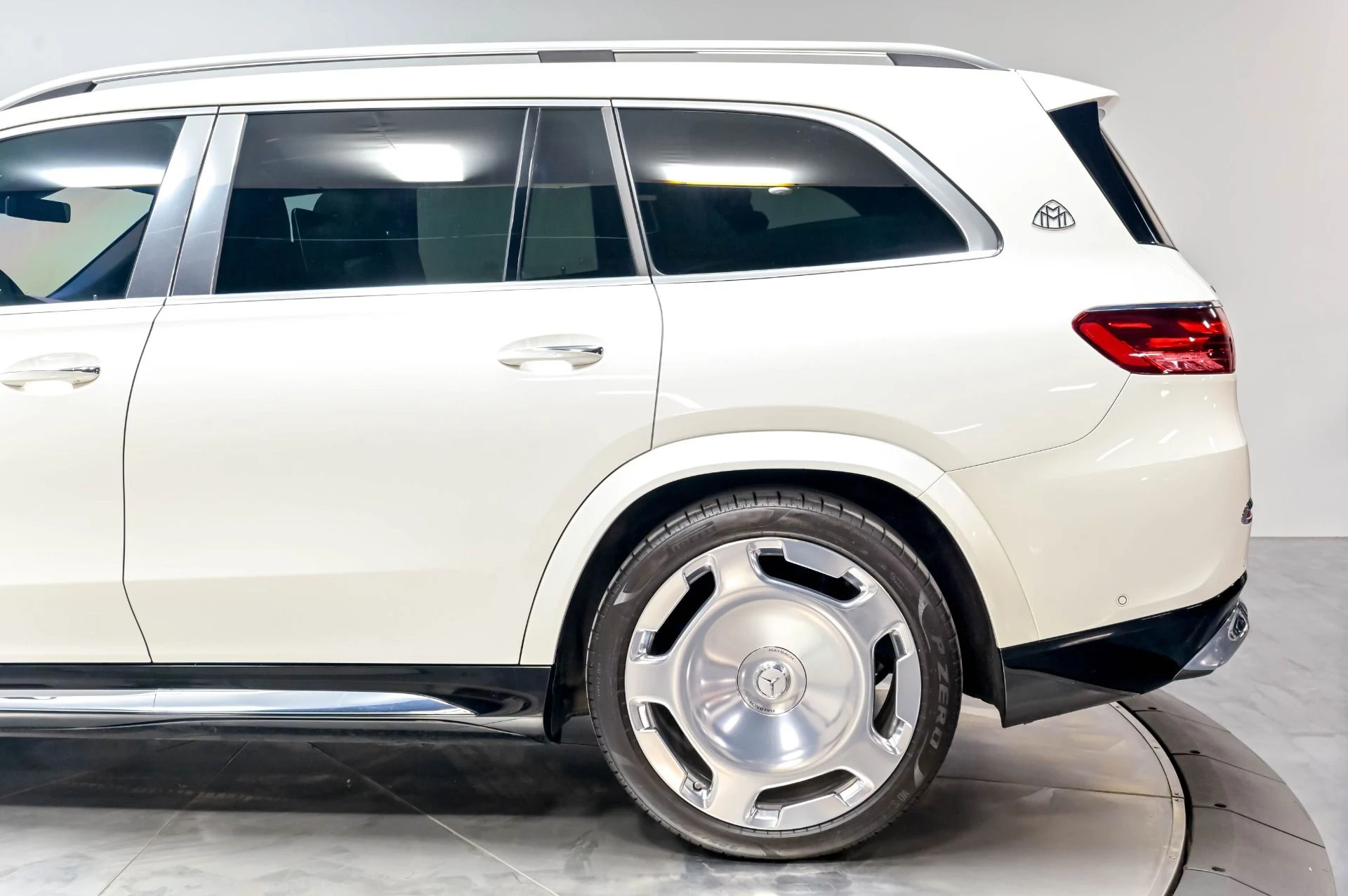 mph047_1500656766_Used_2024_Mercedes_Benz_GLS_Maybach_GLS_600_4_MATIC_1780345753_165c301ea0
