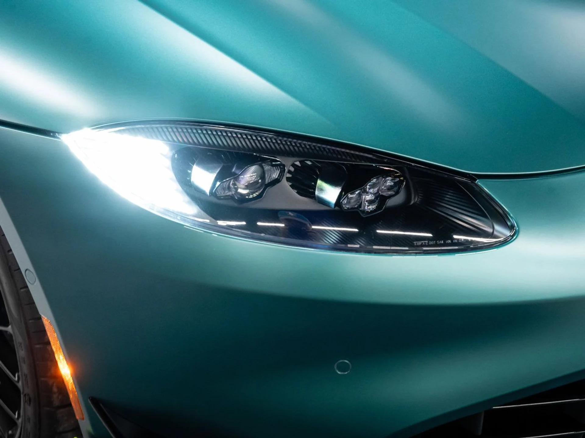 mph047_1506010583_aston_martin_vantage_2023_86f16dd35d