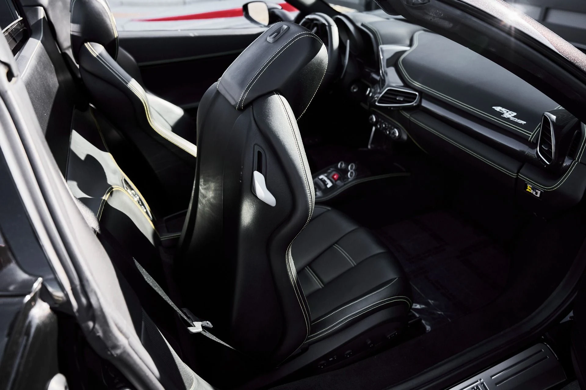 mph047_1512016642_Used_2015_Ferrari_458_Spider_Base_1777010294_918f62f496