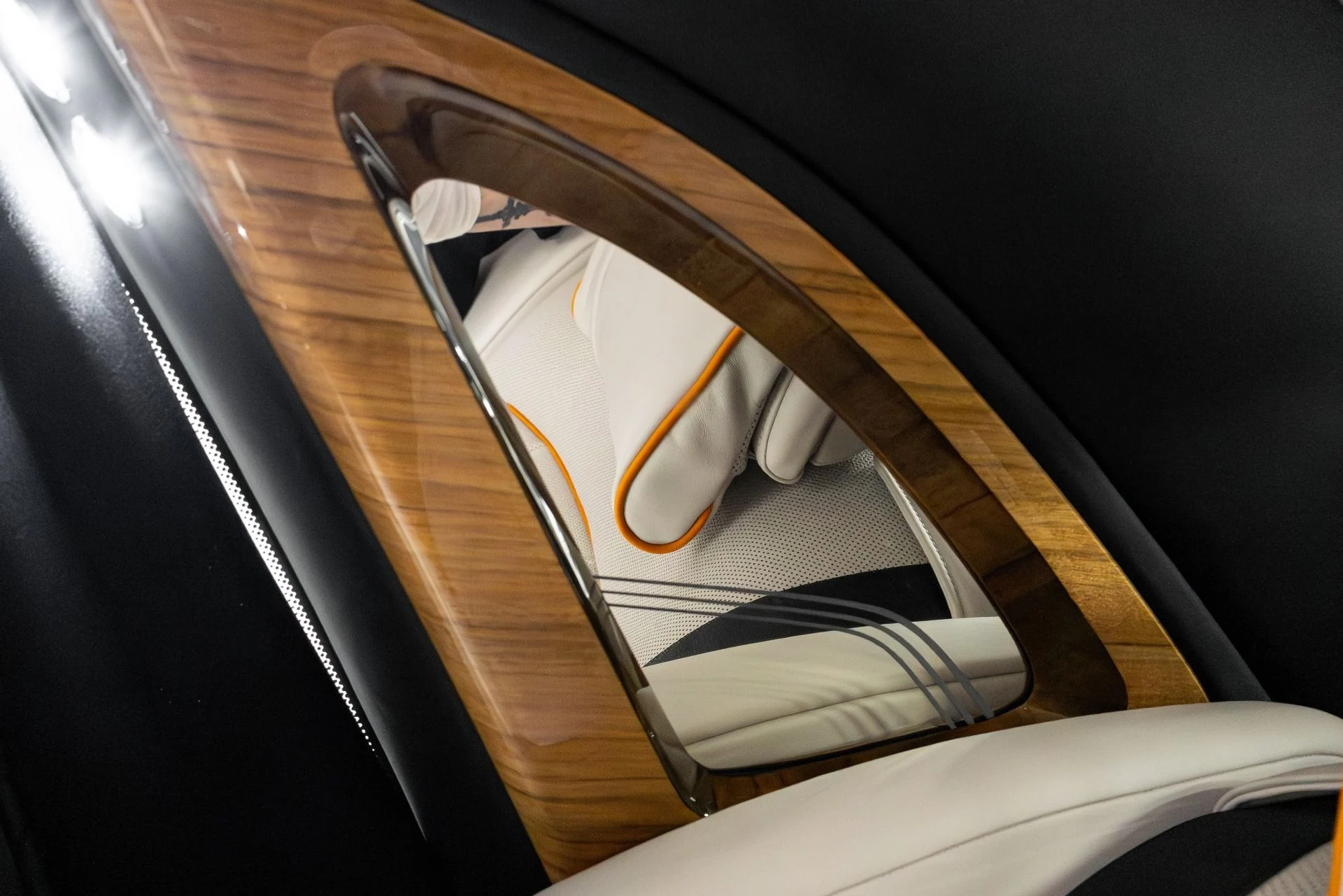 mph047_1516029004_Used_2019_Rolls_Royce_Phantom_1770350910_b9c904803d