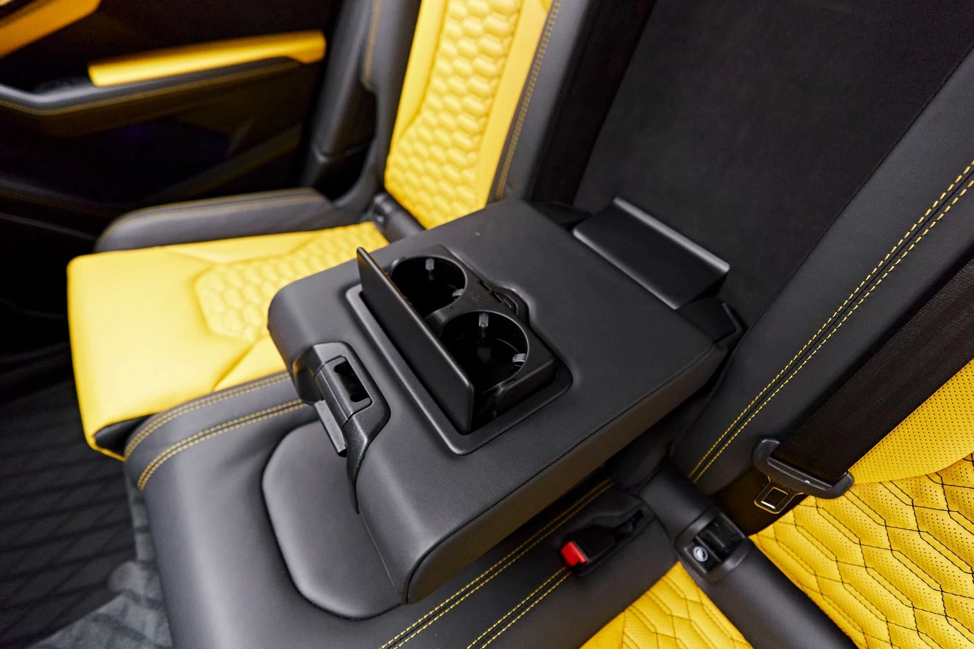 mph047_1522629490_Used_2022_Lamborghini_Urus_1714440387_d246a70b43