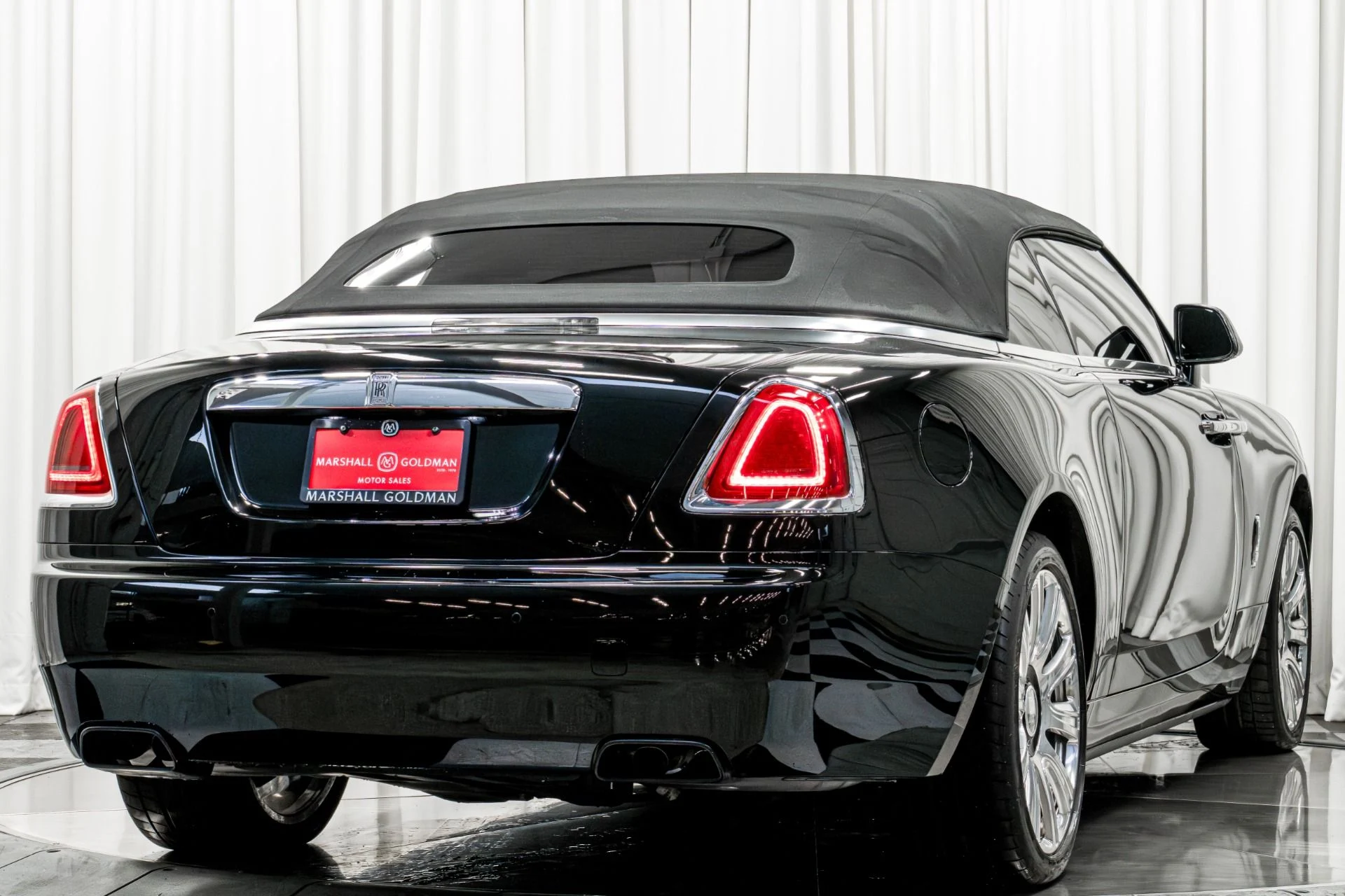 mph047_1535498418_Used_2017_Rolls_Royce_Dawn_Full_Polish_Wheels_Contrast_Stitching_and_Piping_Low_Miles_1764715069_e5979f41e7