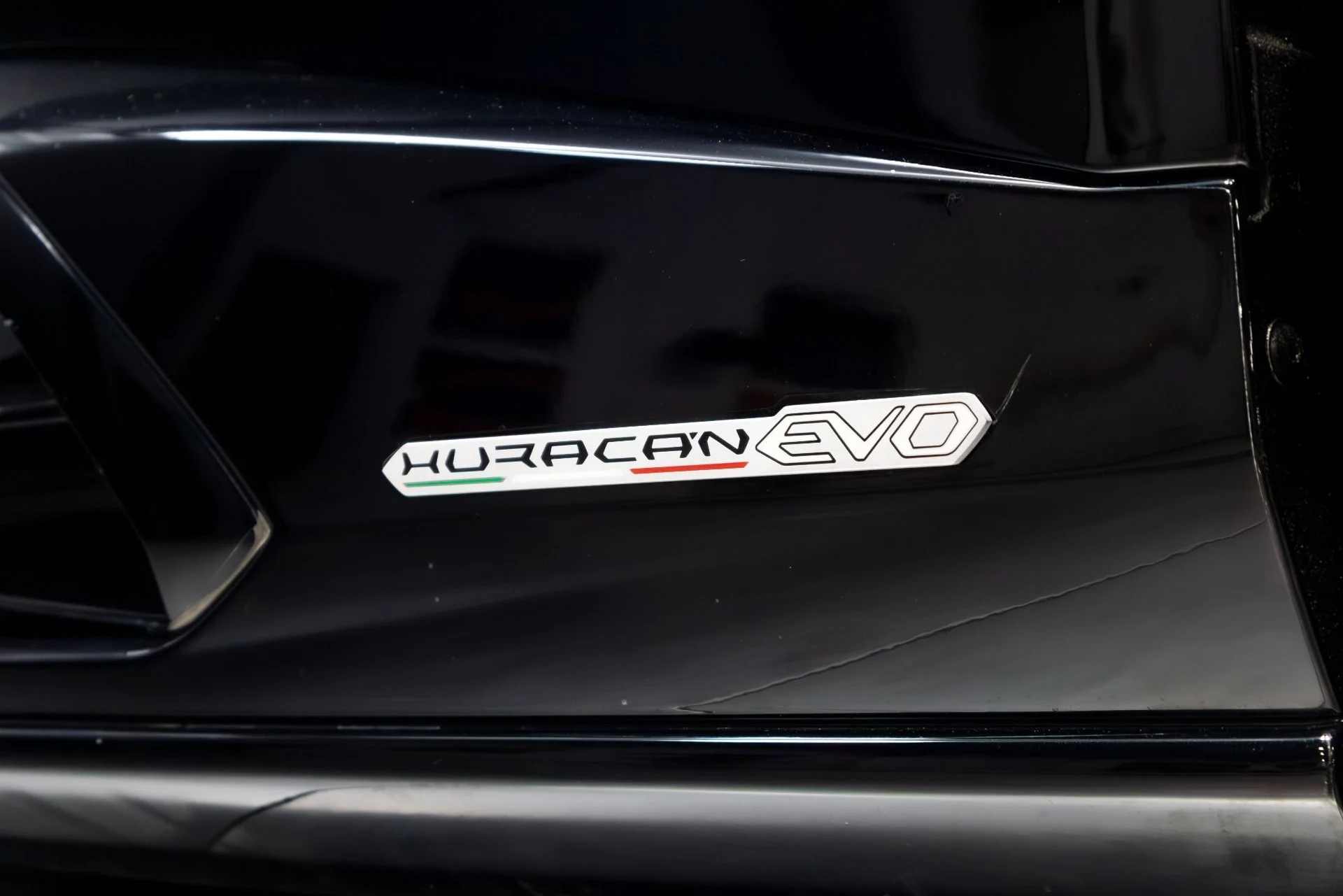 mph047_156751446_Used_2020_Lamborghini_Huracan_EVO_1774302788_38b95c4096