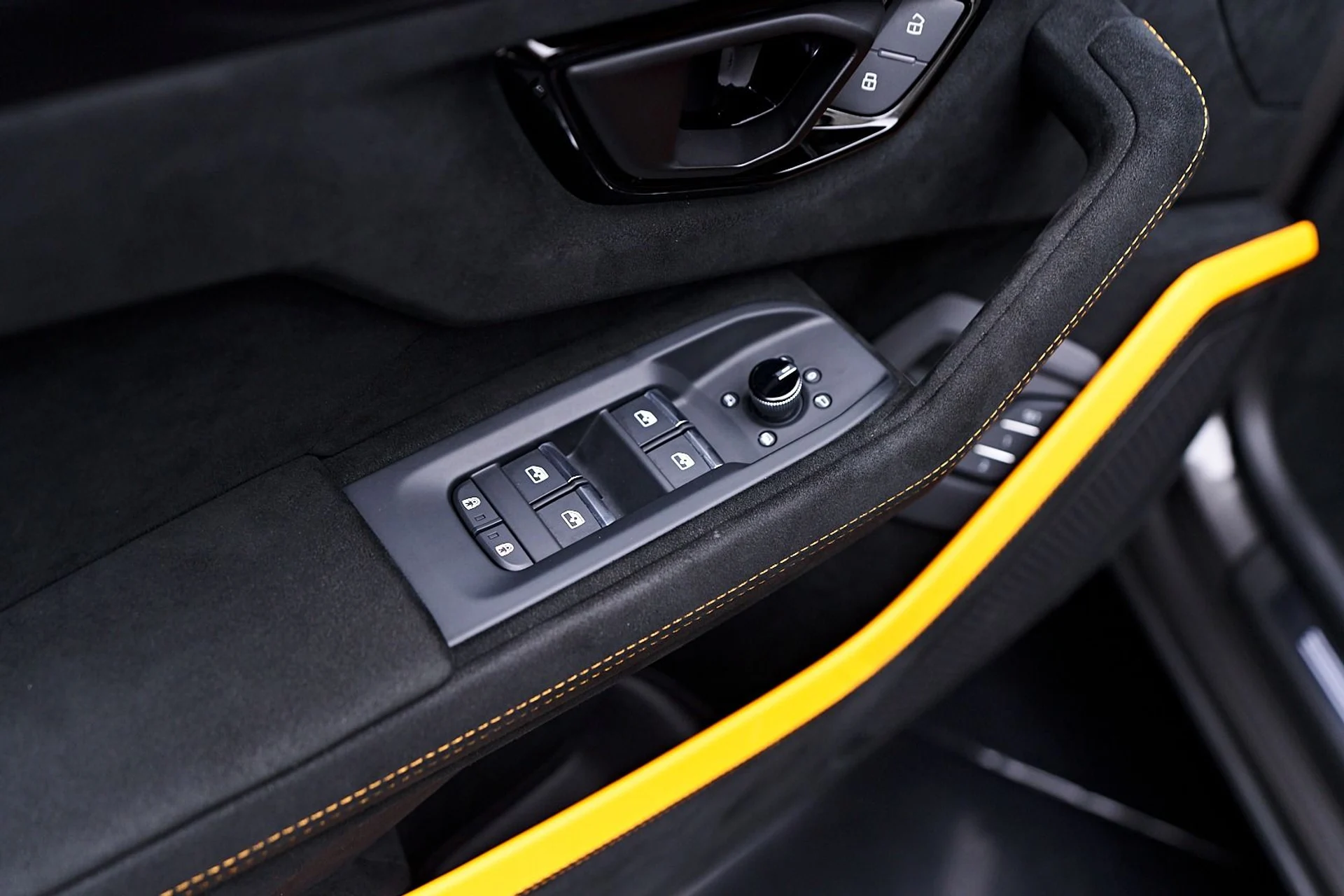 mph047_1568618827_Used_2024_Lamborghini_Urus_Performante_1744227361_5646562198