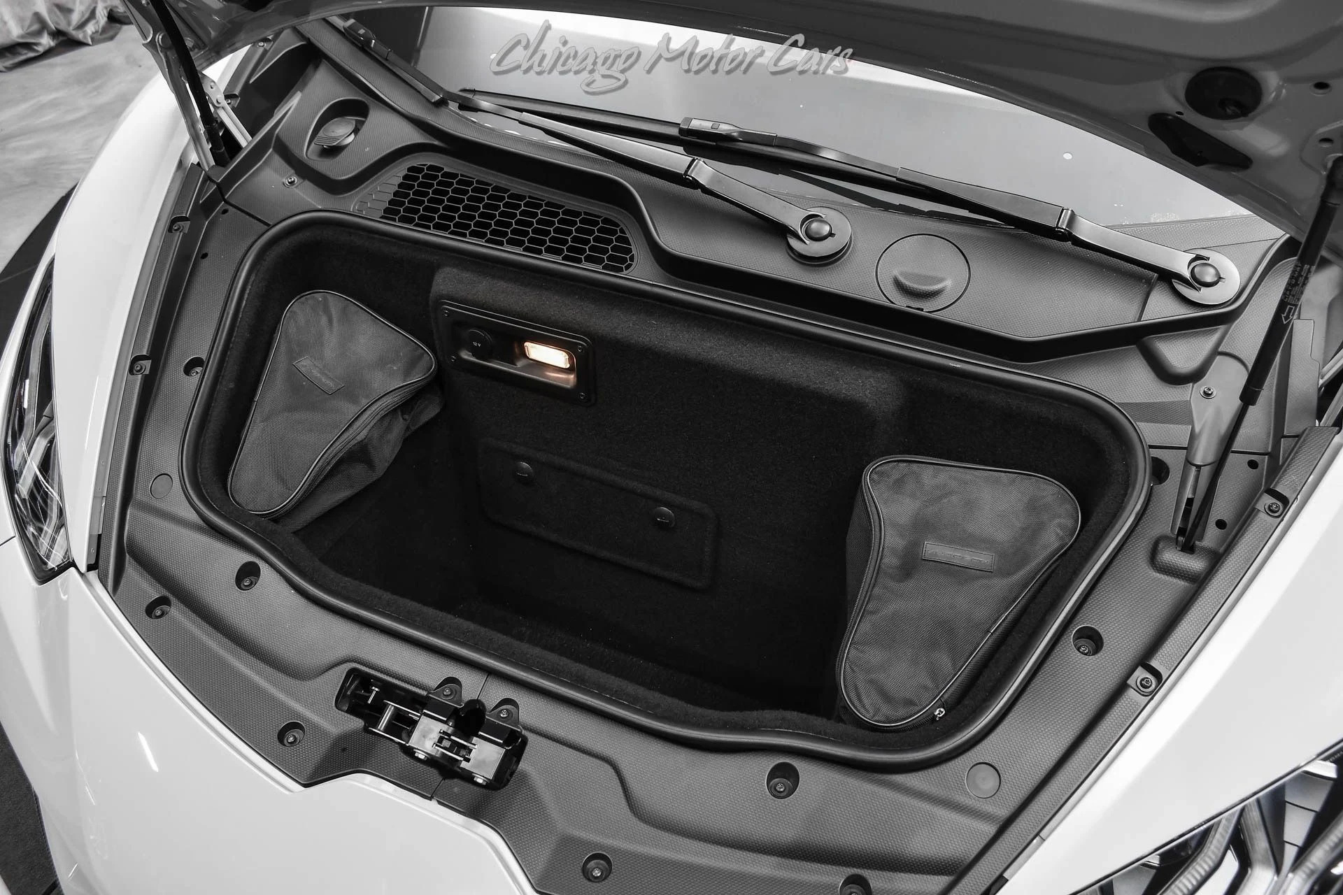 mph047_1589782024_12501_p48_l_e93dc4f16c