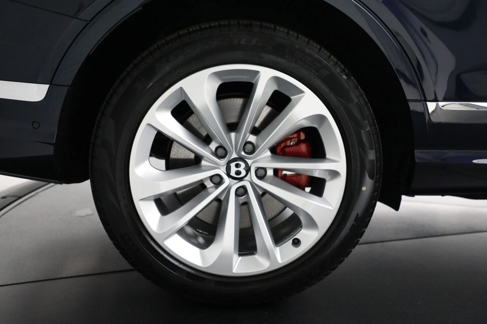mph047_1590768379_Used_2024_Bentley_Bentayga_EWB_V8_1711043529_0bfb47349f