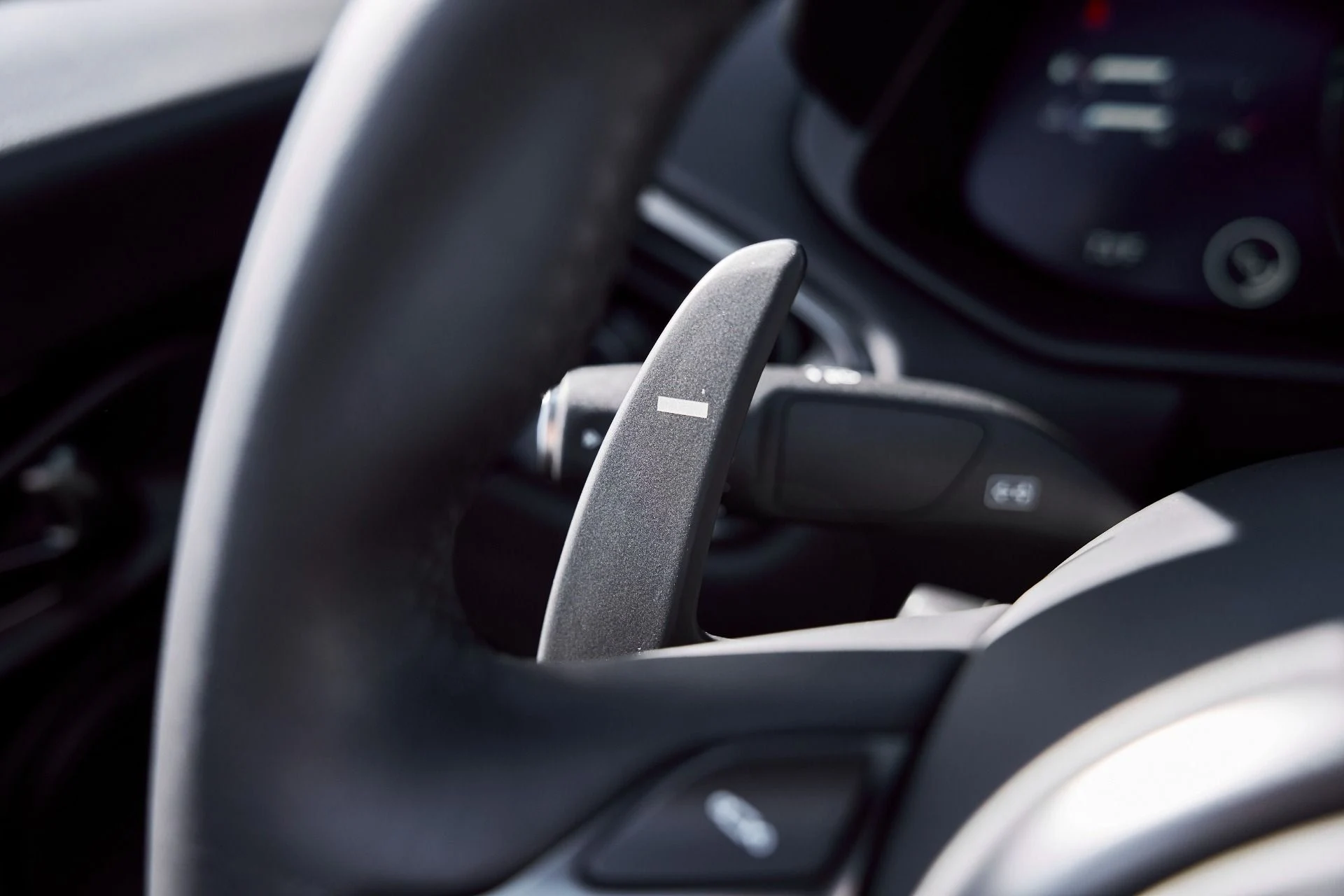 mph047_1600718298_Used_2023_Aston_Martin_DBS_Volante_1770513080_d9edebb795