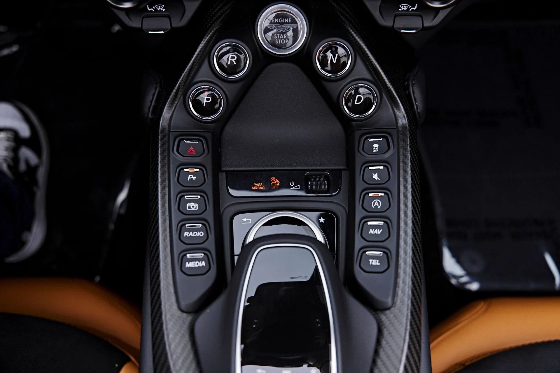 mph047_1602154566_Used_2022_Aston_Martin_Vantage_Base_1786226101_dff6479981