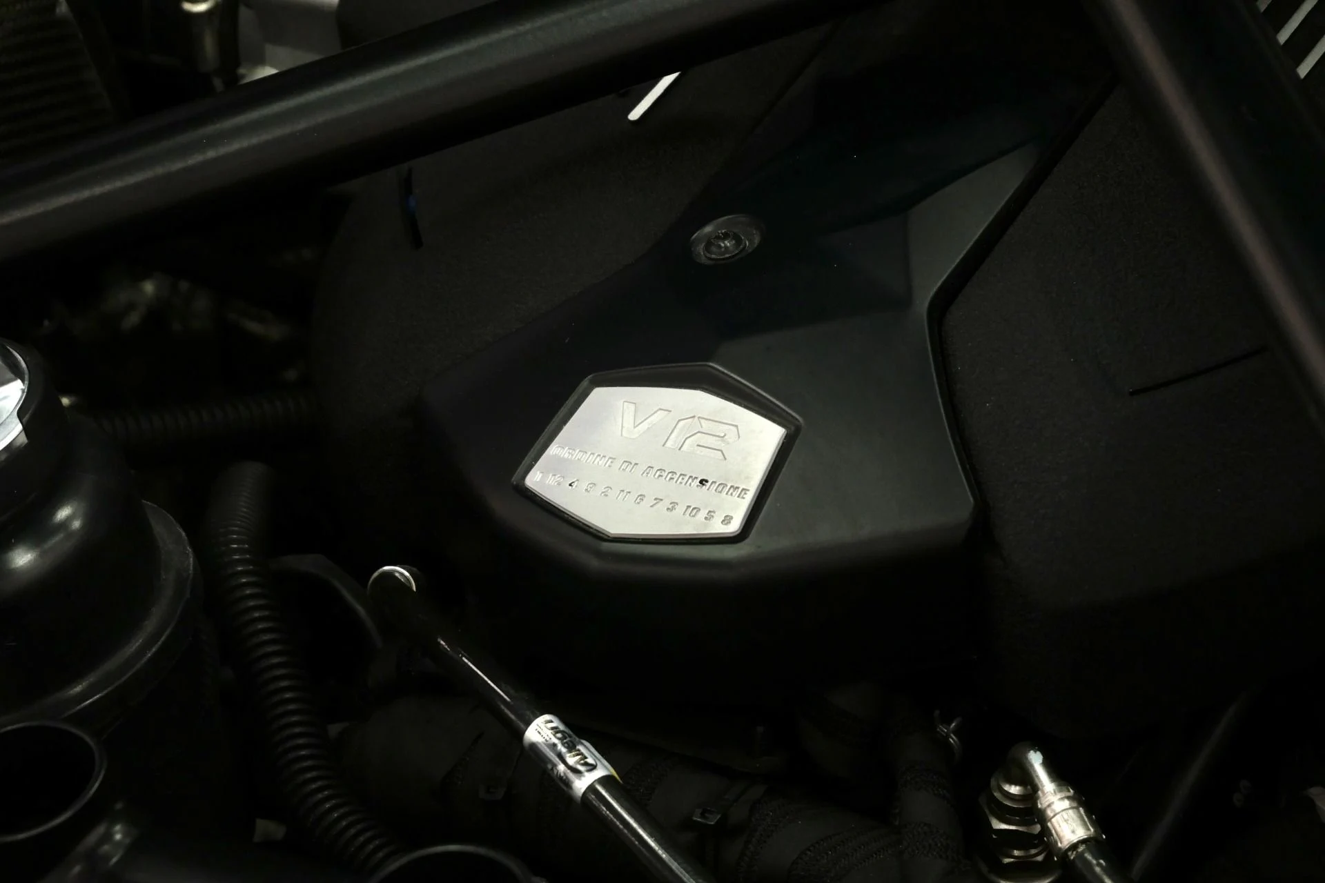 mph047_1609943219_Used_2014_Lamborghini_Aventador_LP_700_4_Beautiful_Color_Combination_Transparent_Engine_Bonnet_1774983686_be6f56bc15