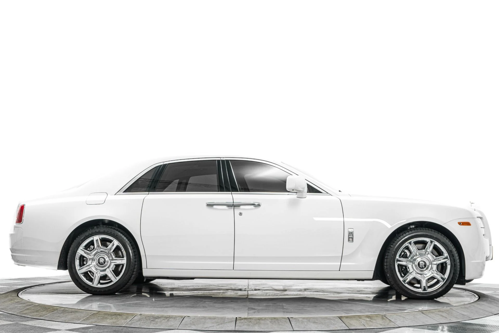 mph047_1618275010_Used_2010_Rolls_Royce_Ghost_1777319383_1638e58c6d