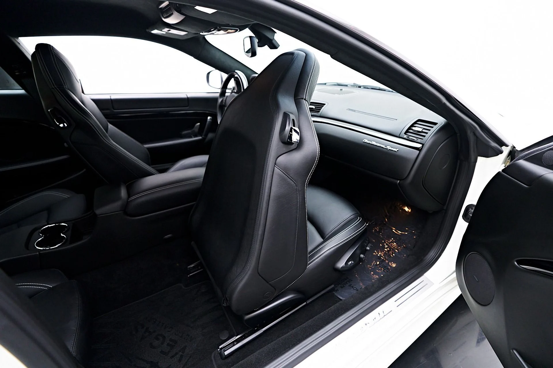 mph047_162549822_Used_2014_Maserati_Gran_Turismo_Sport_1745369250_dea8800498