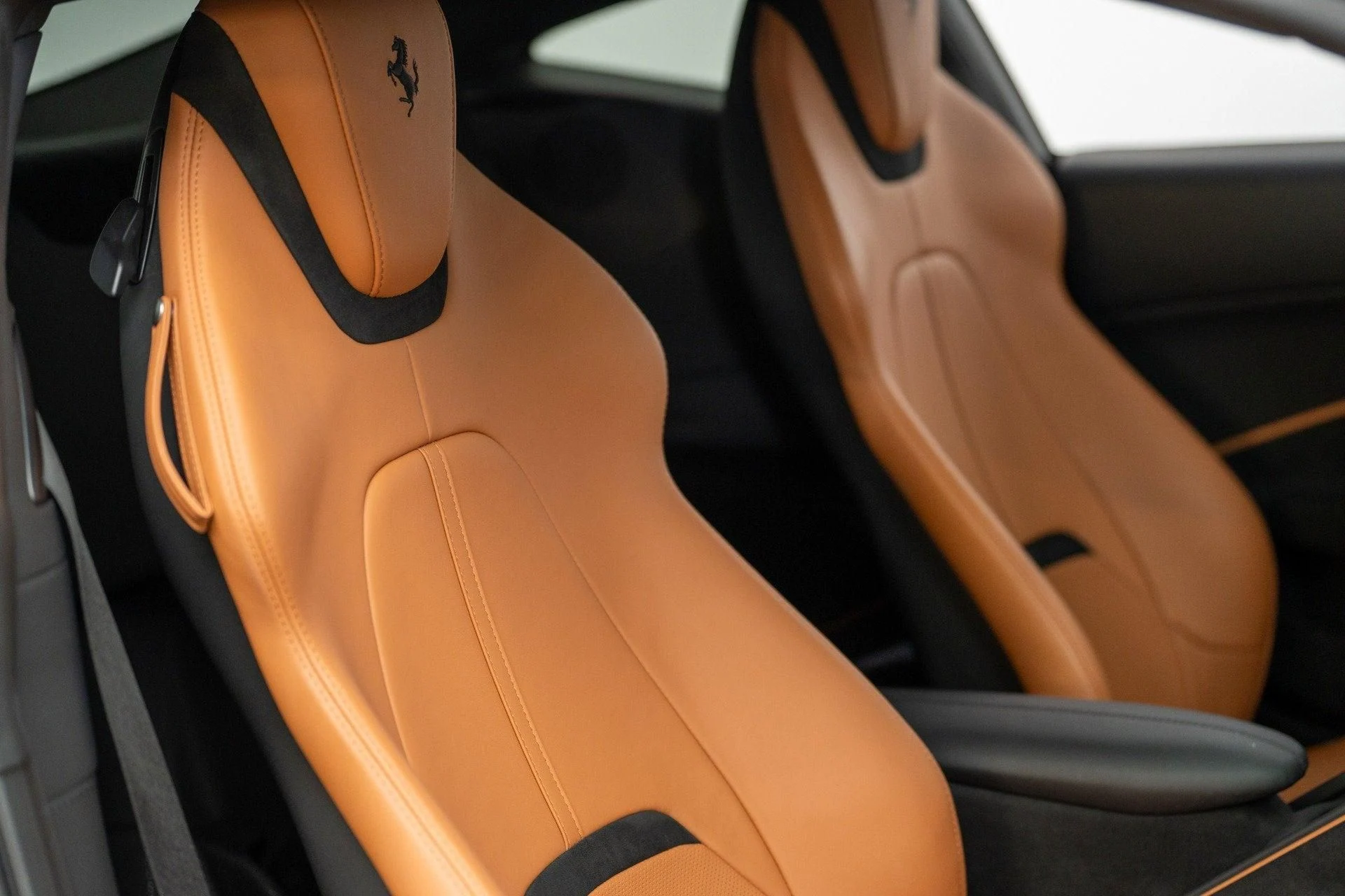 mph047_1626901960_Used_2022_Ferrari_Roma_1777382888_926aa3cd2d