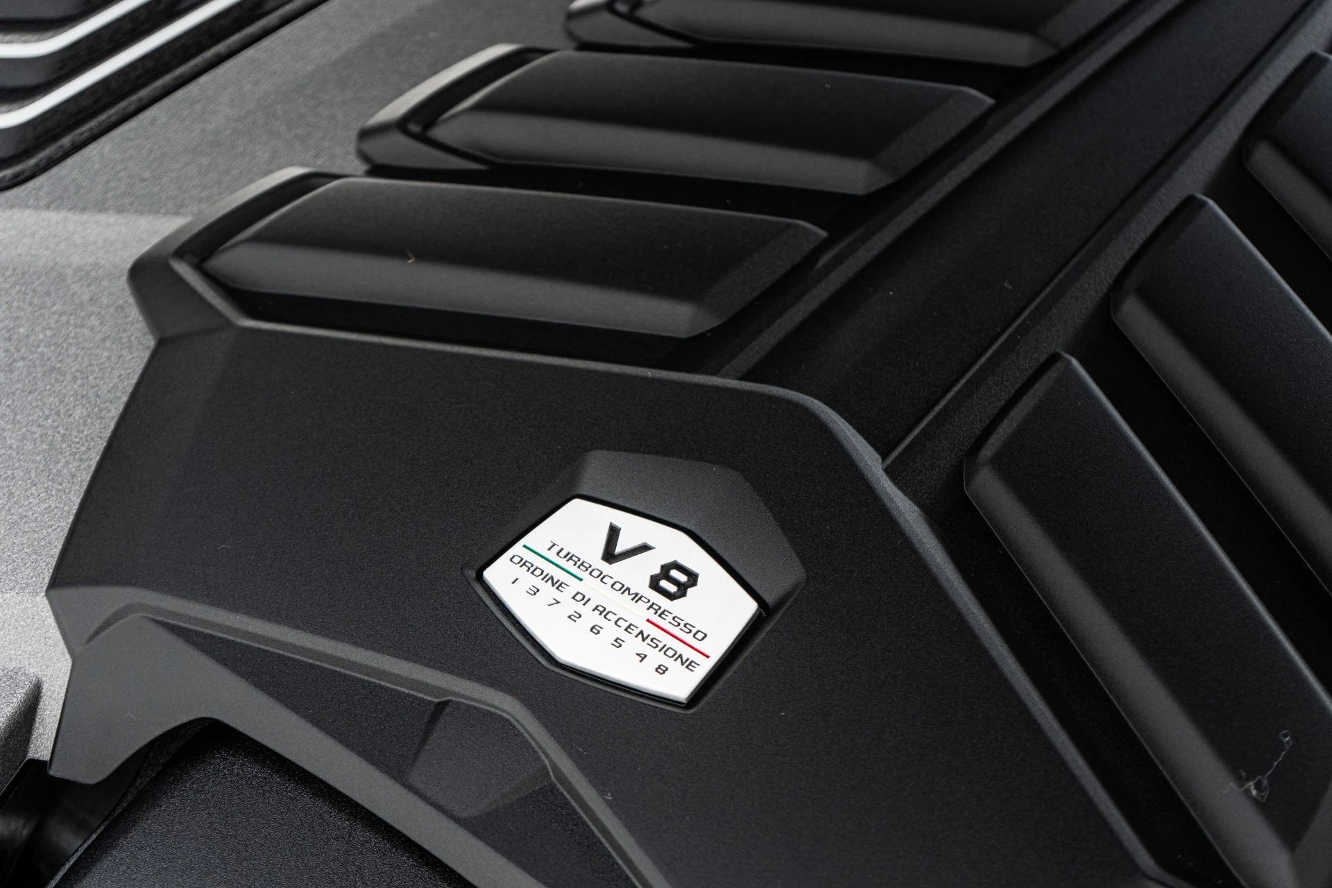mph047_1631955490_Used_2022_Lamborghini_Urus_1792605260_e6fed3881b