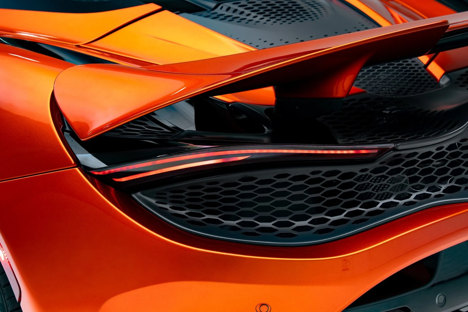 mph047_1661540326_Used_2024_Mc_Laren_750_S_Spider_1776888165_43a42e6c27