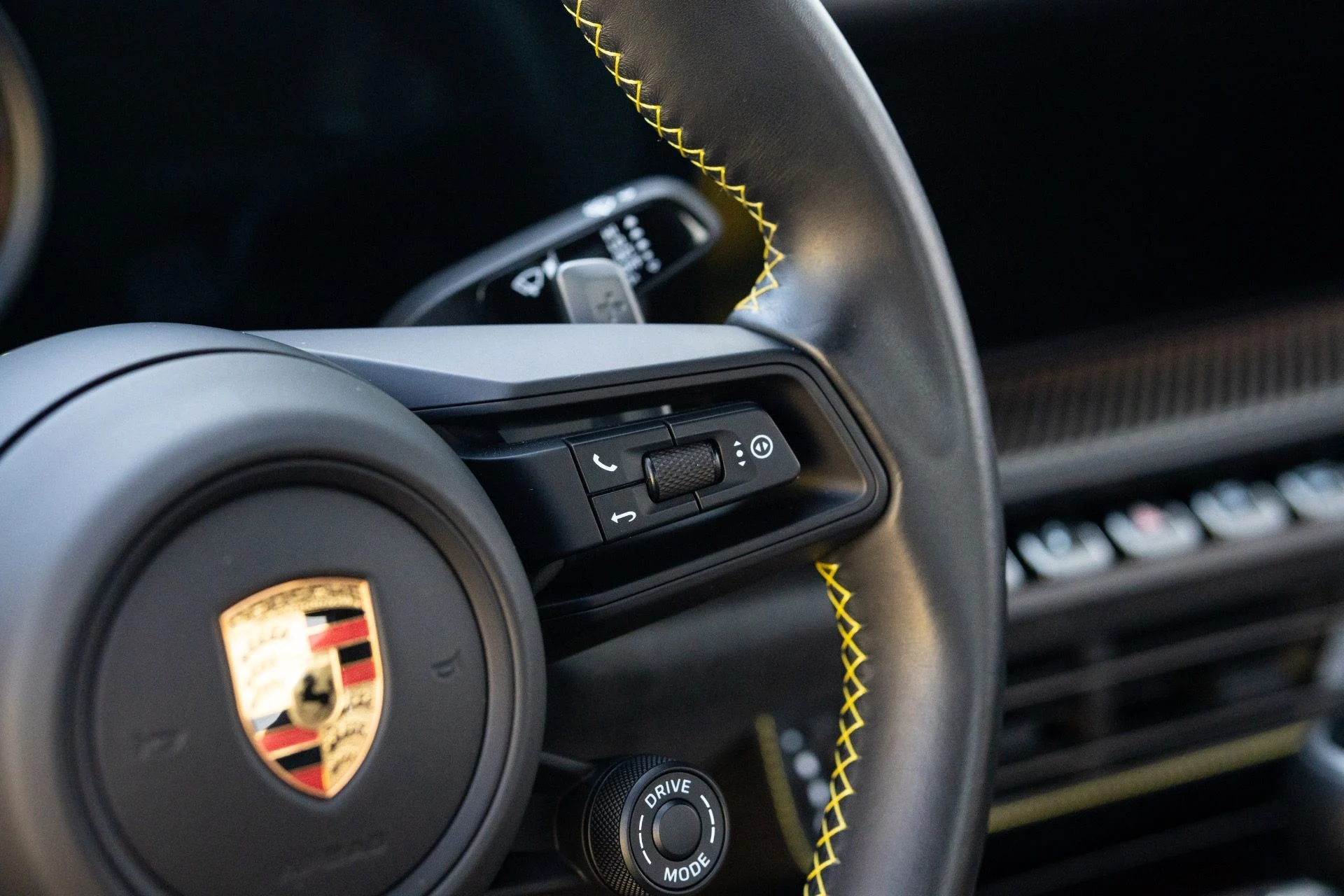 mph047_1661677631_Used_2023_Porsche_911_GT_3_1777402484_e3bb6b4dc3