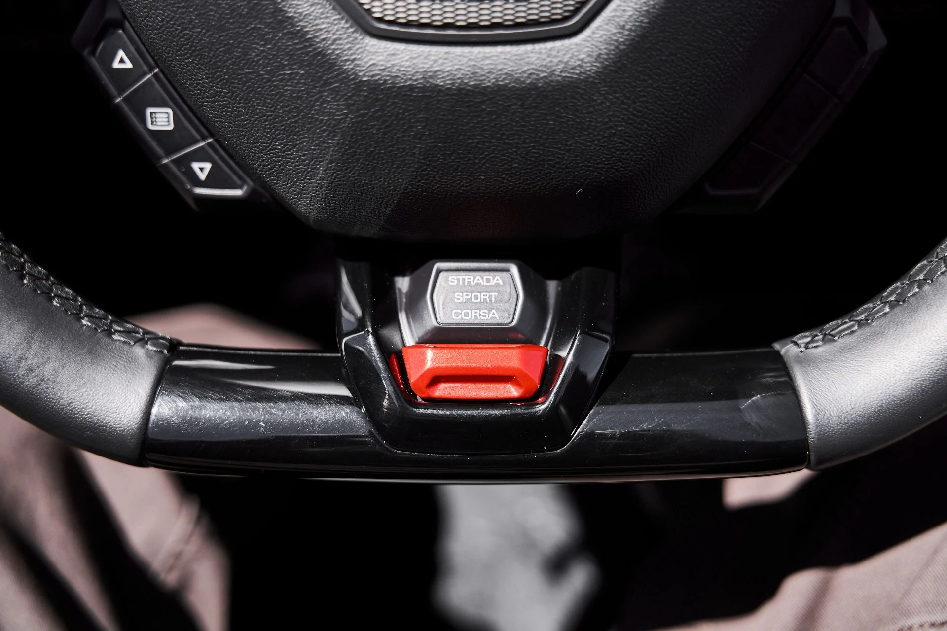 mph047_1672521915_Used_2023_Lamborghini_Huracan_EVO_Base_1776733455_b87ecf2e84