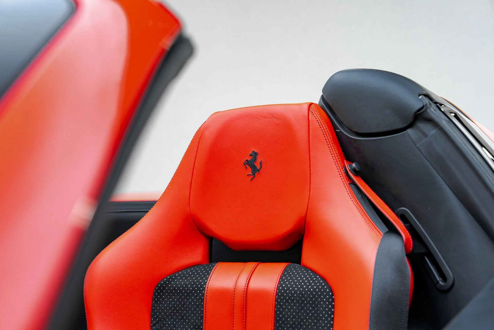 mph047_167736506_Used_2022_Ferrari_F8_Spider_1788281690_893df88afb