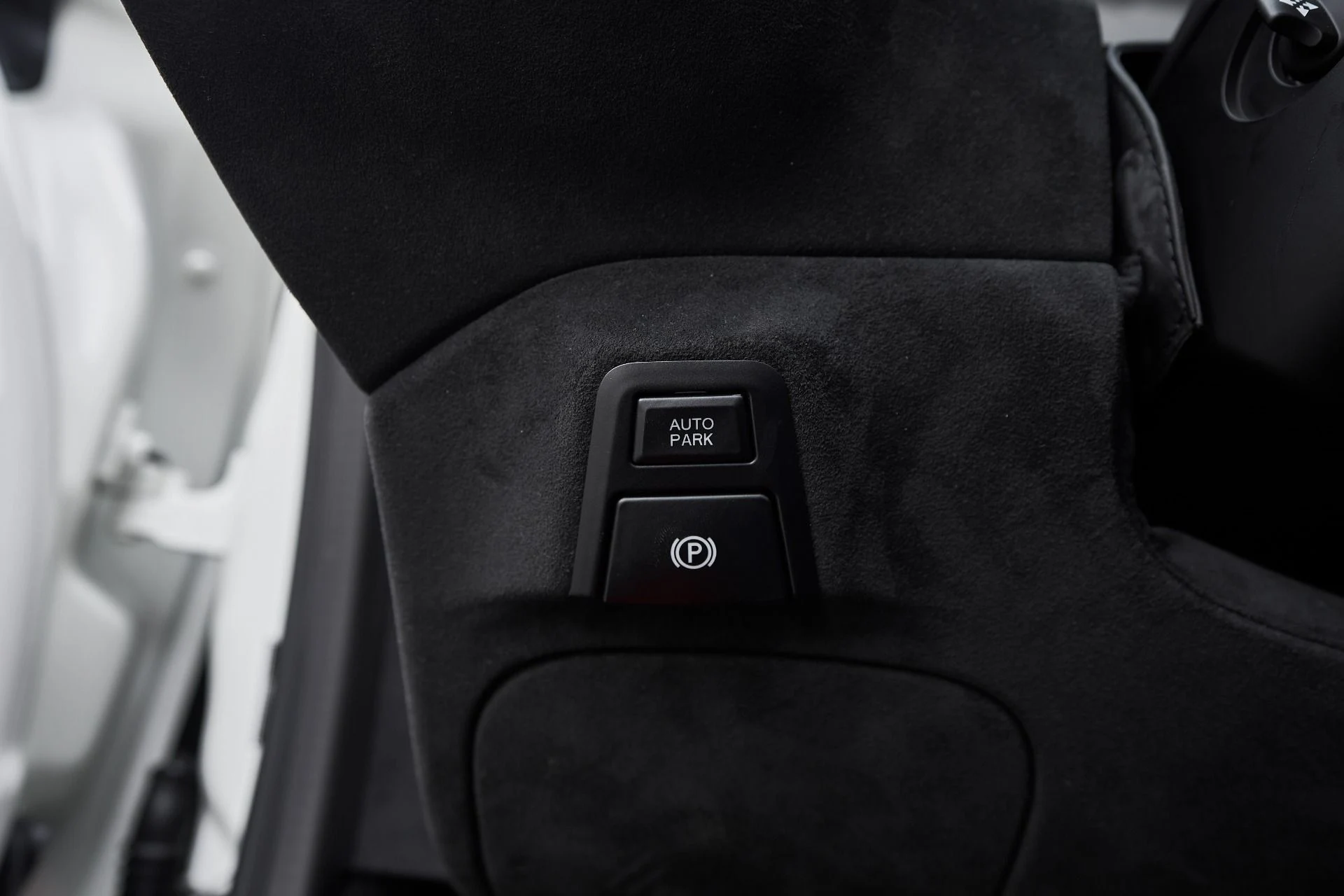 mph047_1681393948_Used_2024_Ferrari_Roma_Base_1763170104_b5b7741110