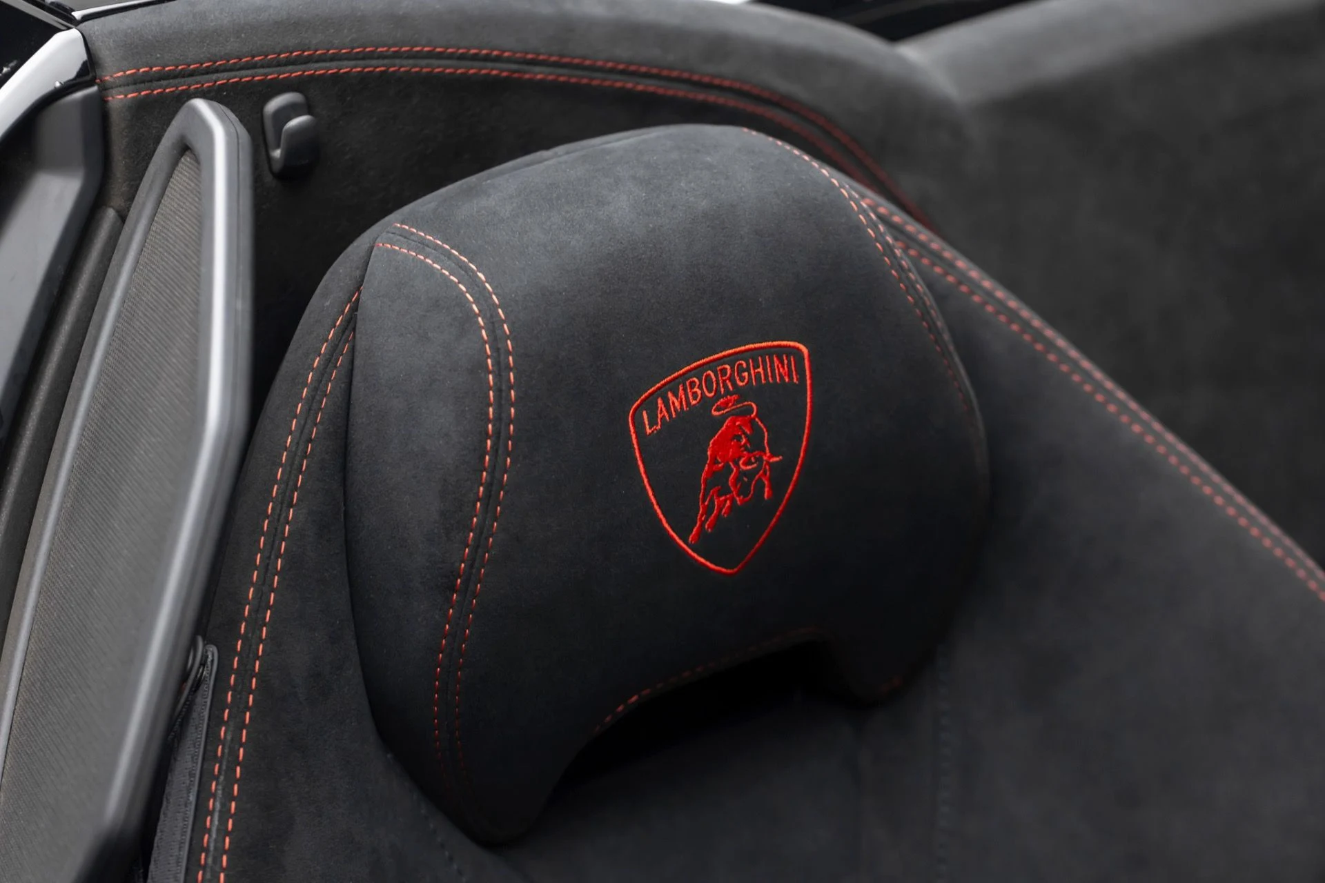 mph047_1695313006_Used_2019_Lamborghini_Huracan_LP_640_4_Performante_Spyder_1772145189_c36c5046ff