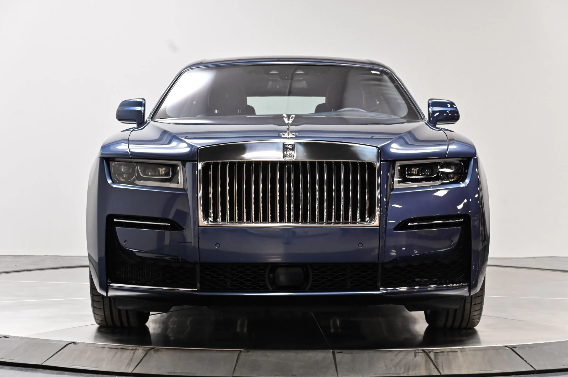 mph047_1705145077_Used_2021_Rolls_Royce_Ghost_Base_1788893206_7bdf49ed79