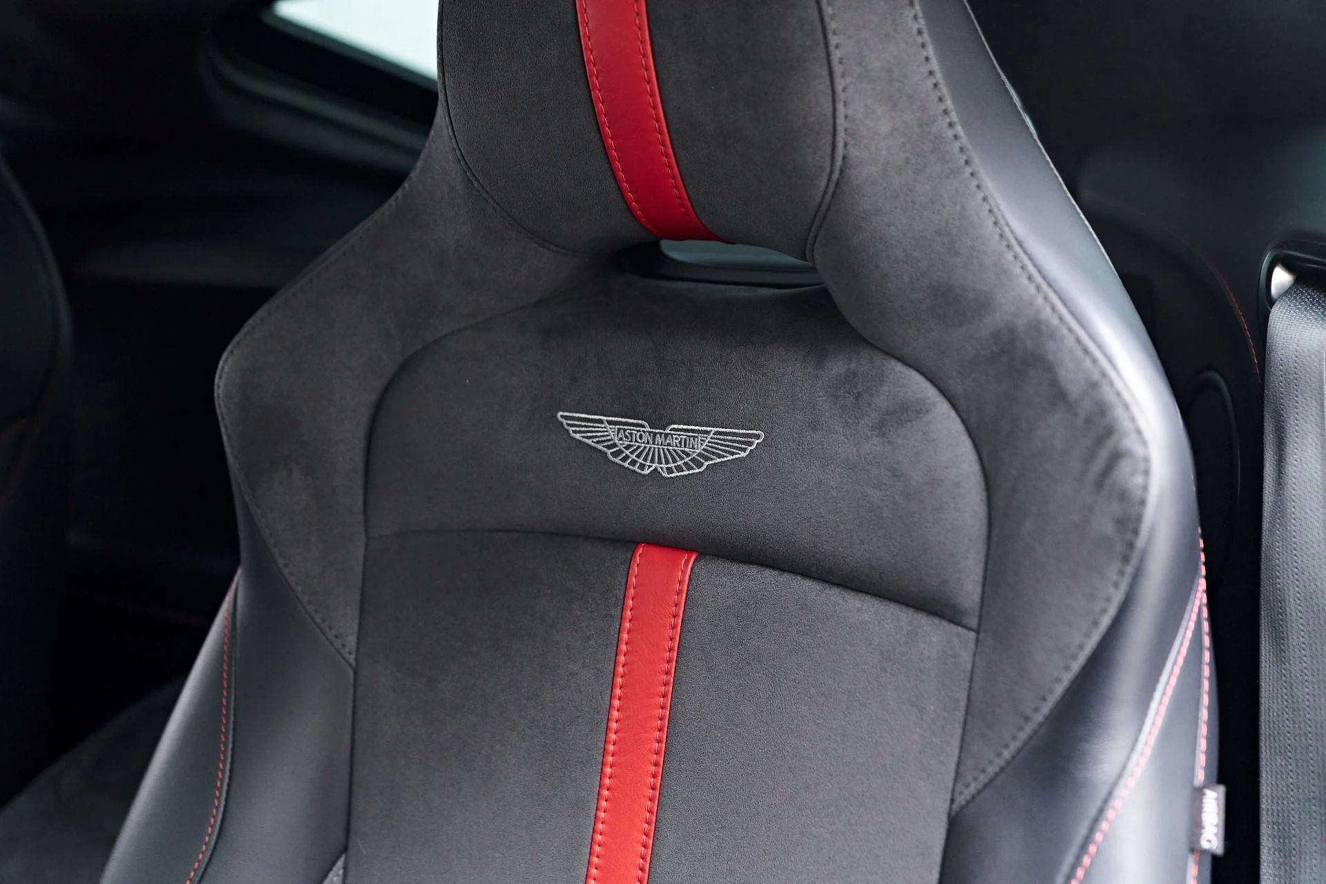 mph047_1710306086_Used_2022_Aston_Martin_Vantage_F1_Edition_1756259692_37d38d6e9c
