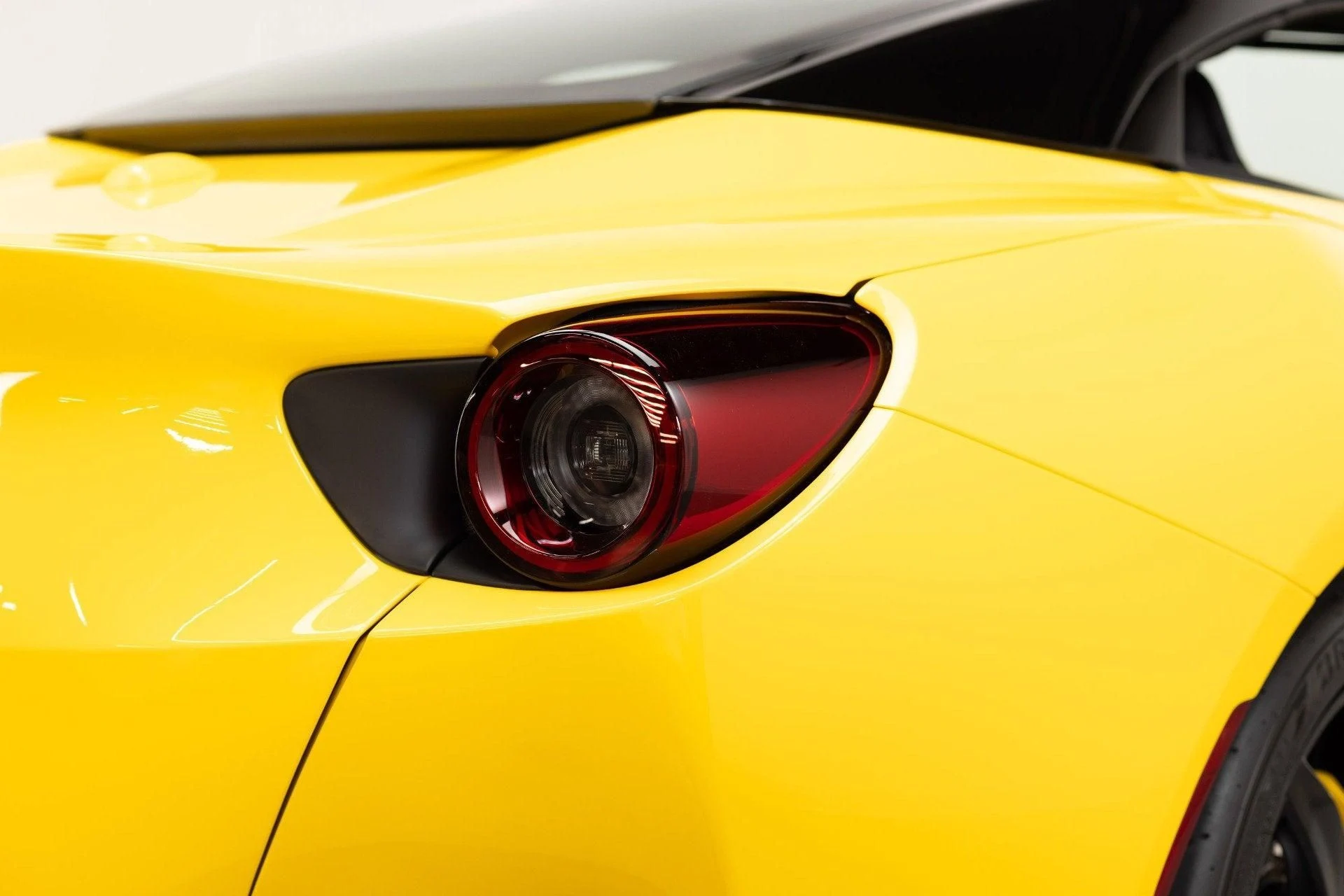 mph047_1741248639_Used_2020_Ferrari_Portofino_1777367928_8b9ff98c7e