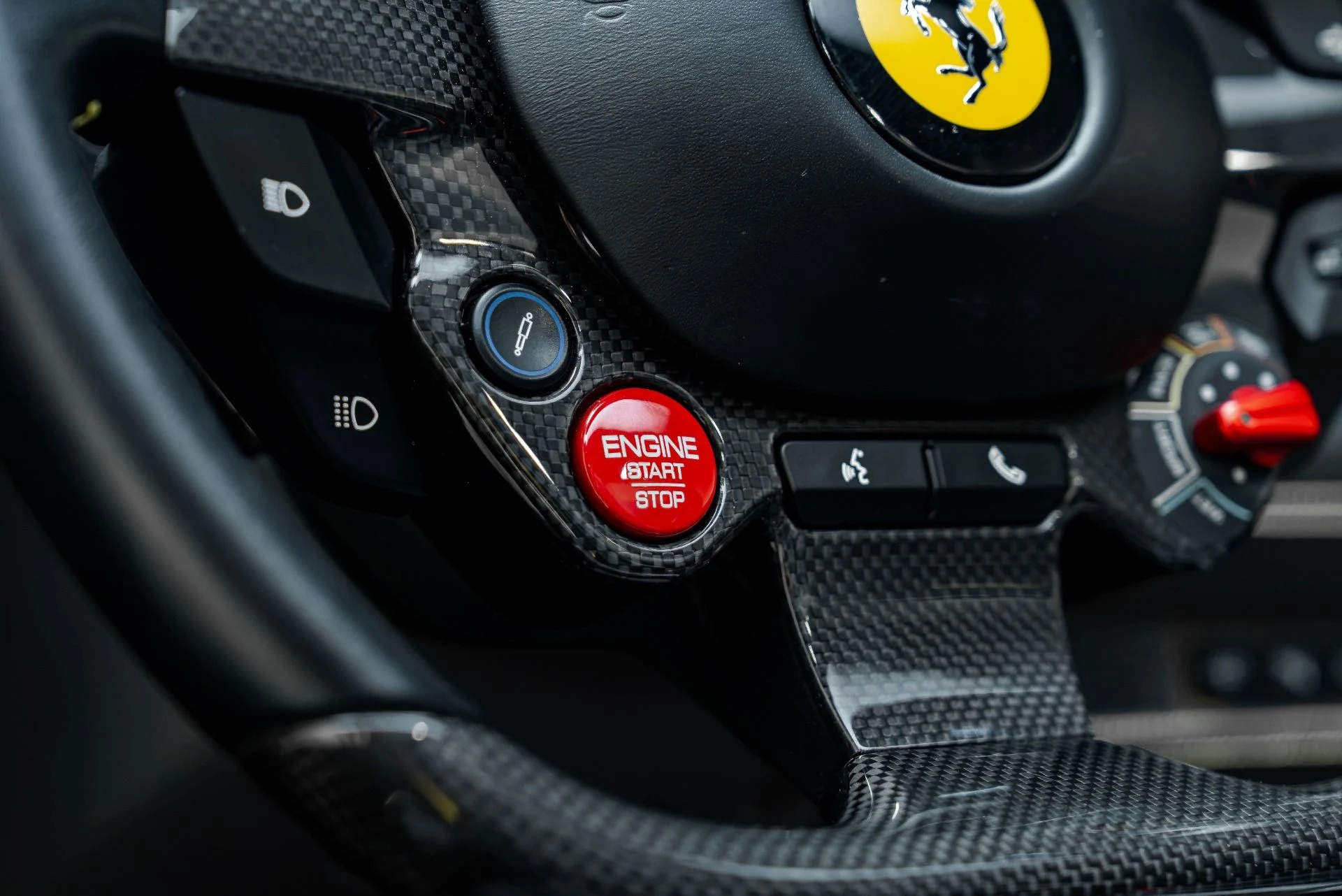 mph047_1745989658_Used_2022_Ferrari_F8_Spider_1788910717_8103e3f411