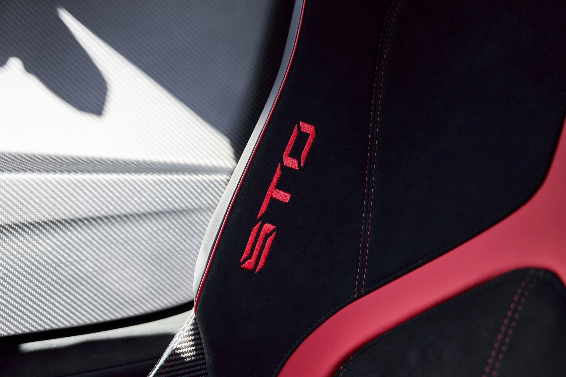 mph047_1750052935_Used_2024_Lamborghini_Huracan_STO_1768271450_d9680cff76