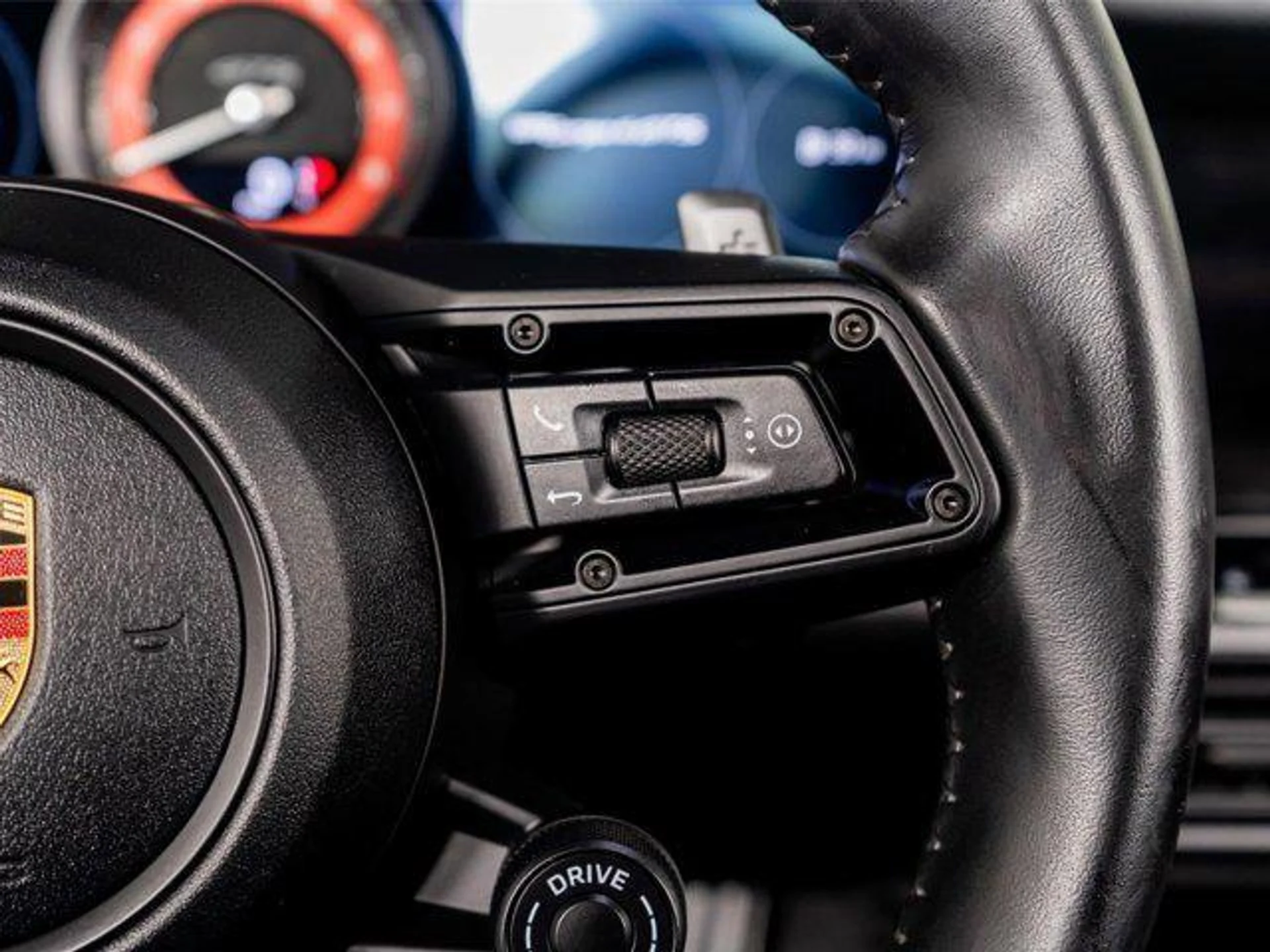 mph047_177733251_k09c_Vga_OAPPS_6_NY_Tj_A1_Um017_A0_Q_7c6a941e1c