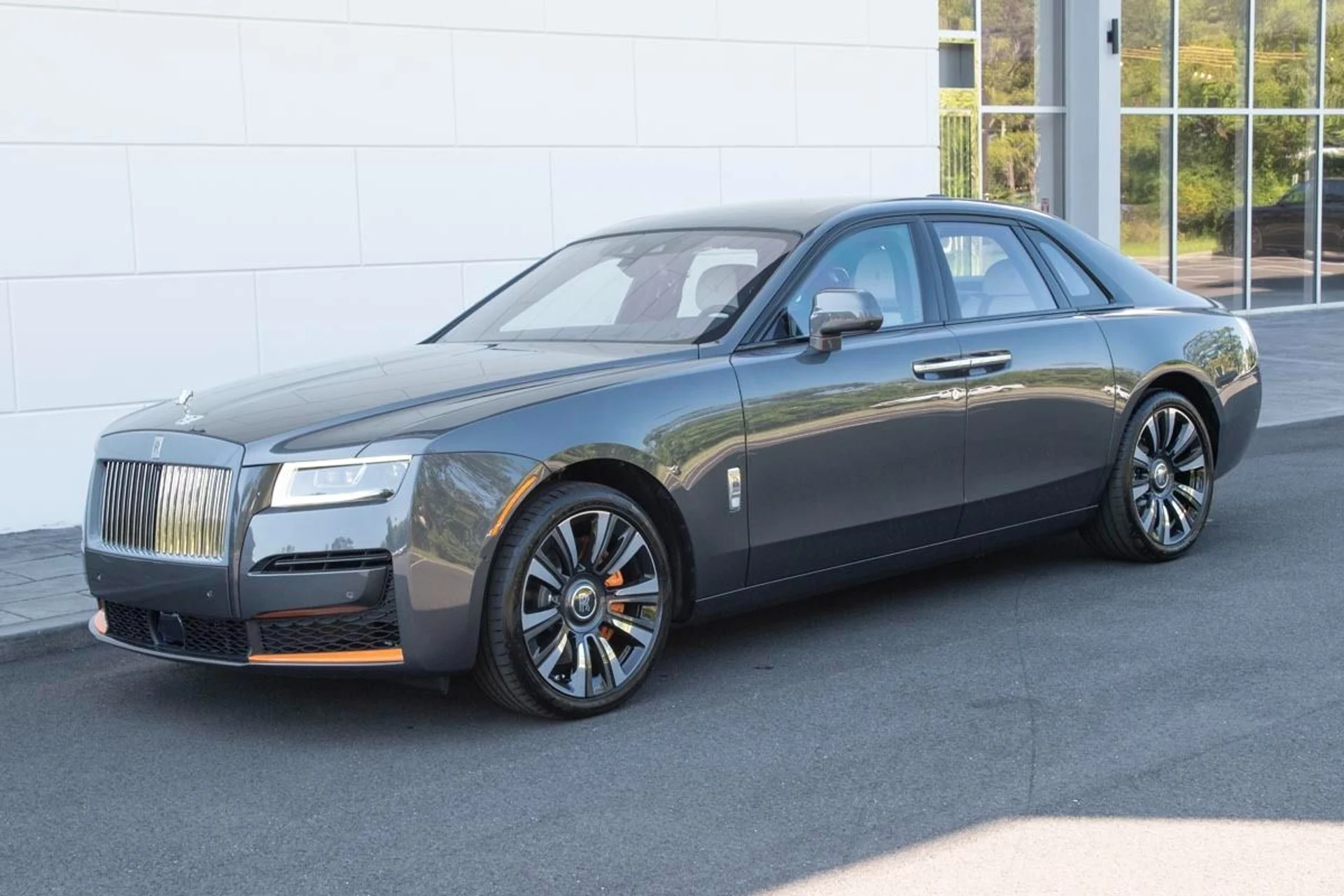 mph047_1786362696_Used_2024_Rolls_Royce_Ghost_1733915394_239ce9d789