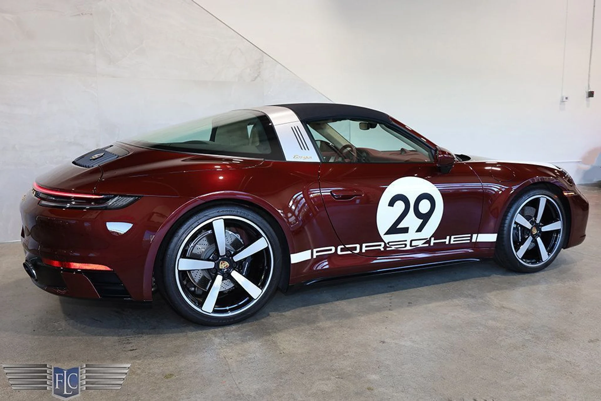 mph047_1801271121_used_2021_porsche_911_targa4sheritagedesignedition_9689_22967644_48_1024_0d4959969d