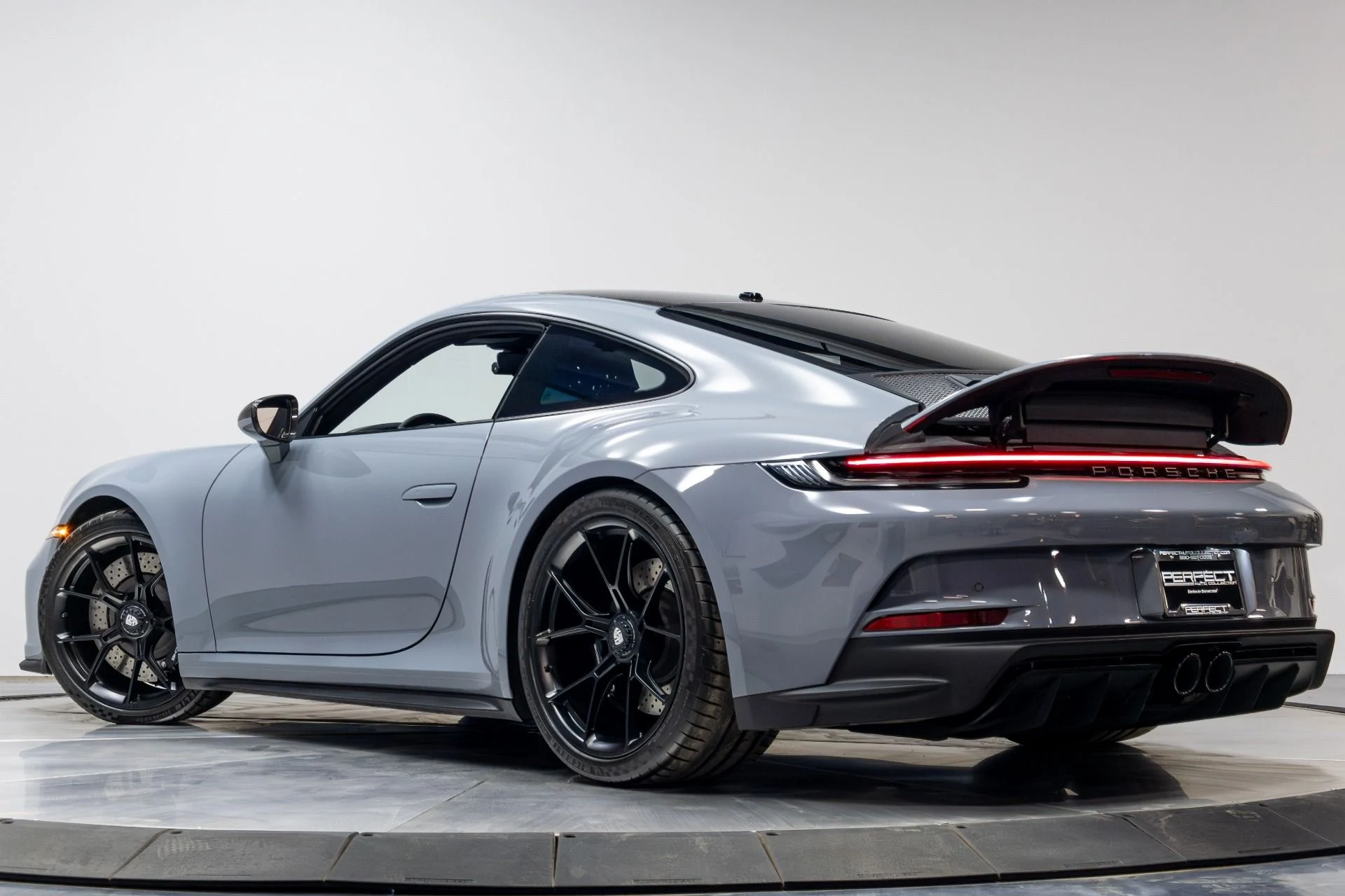 mph047_1815857178_Used_2024_Porsche_911_GT_3_Touring_1770958788_2db3dbe9d0